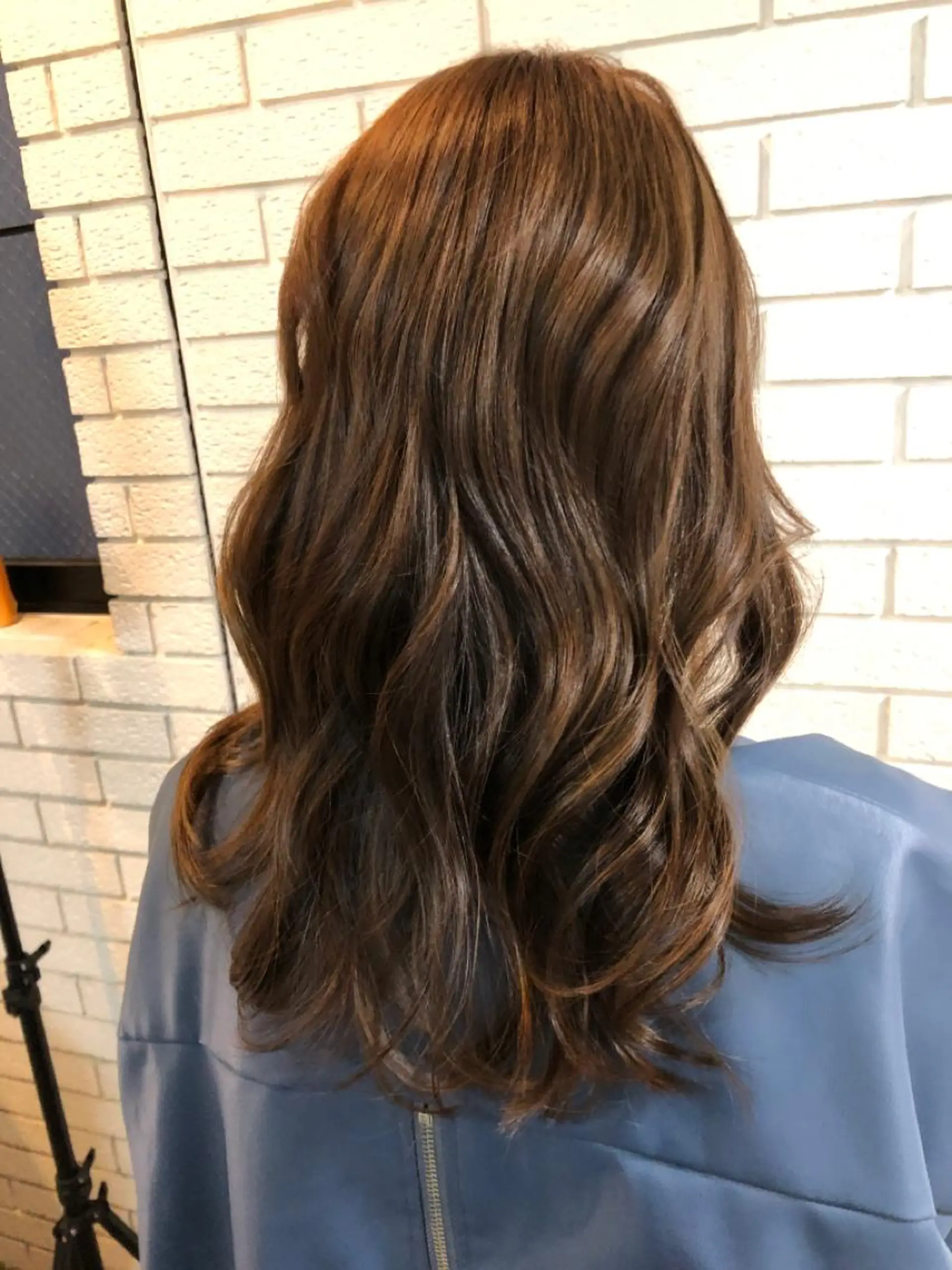 セミロング ヘアカラー トリートメント 艶カラー🩵💛 NANAのヘアスタイル