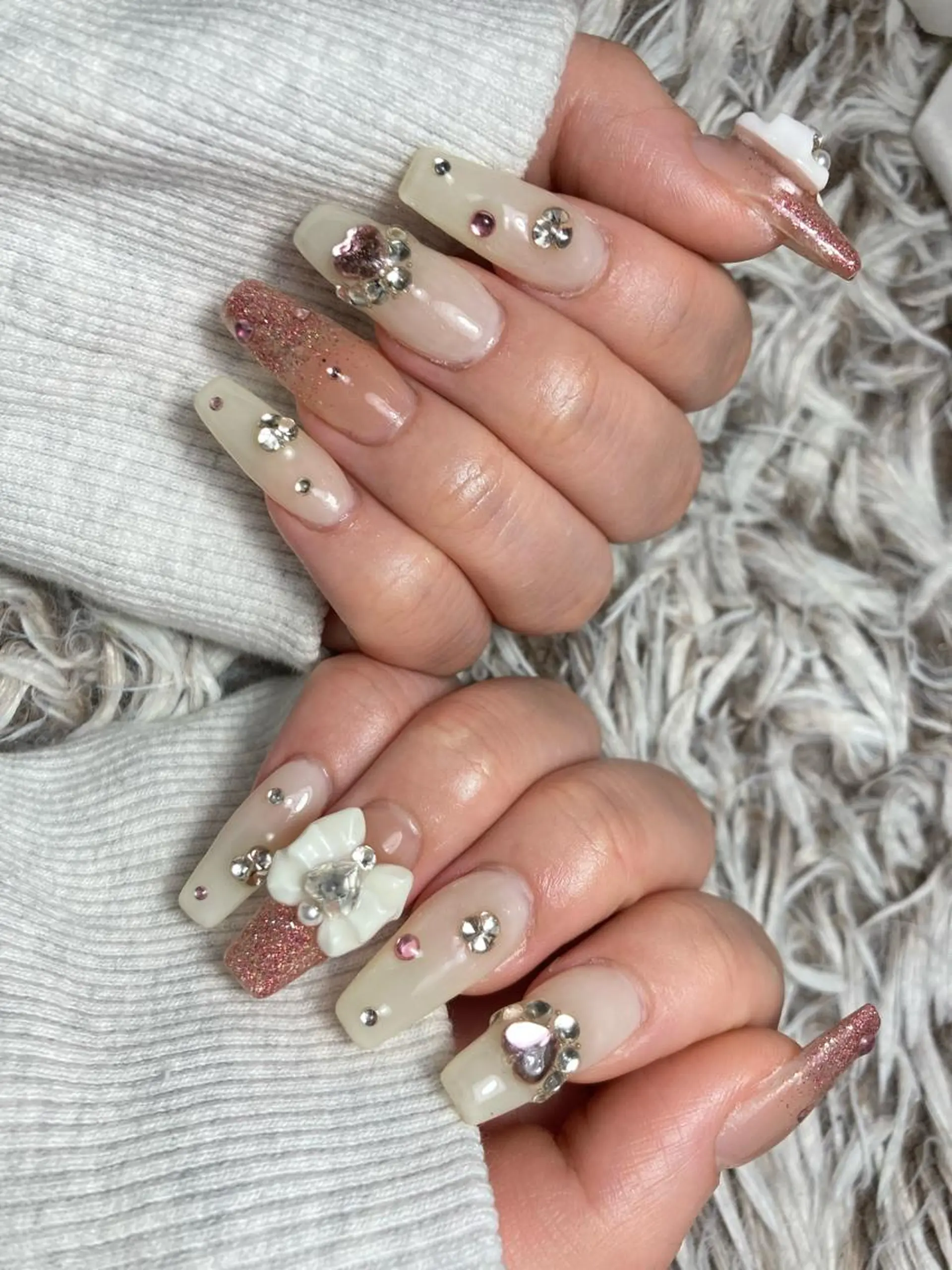 ロング ネイル ハンドネイル ✴︎ Delightのネイルデザイン