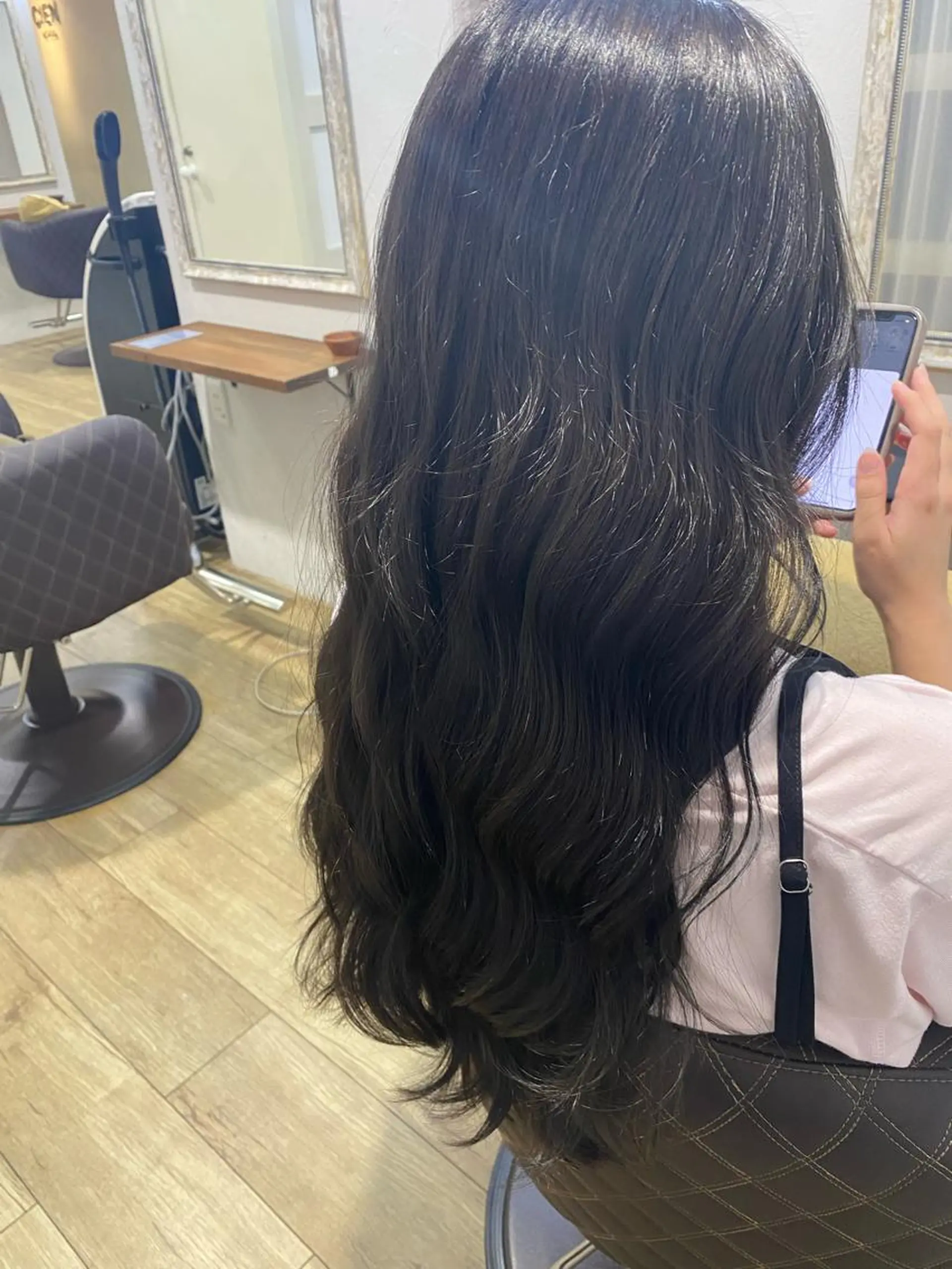 ロング カラー 透明感カラー グレージュ CIEN所属・松下 育未のヘアスタイル