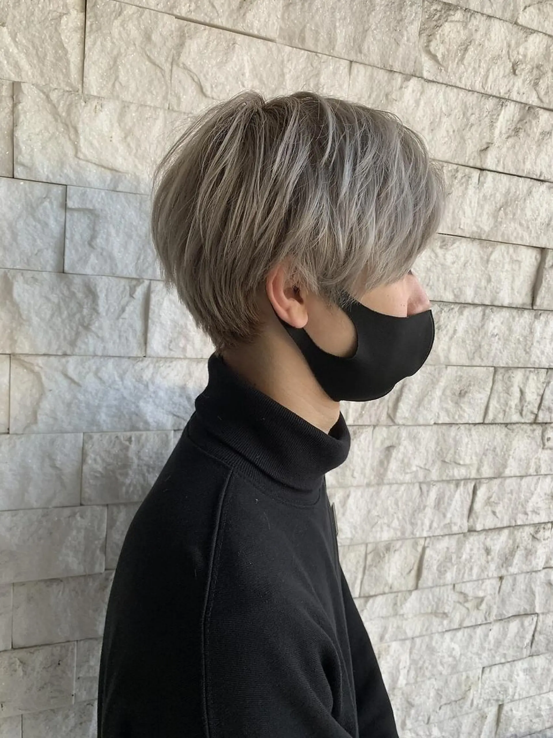 ショート ヘアカラー 及川 歩真のヘアスタイル
