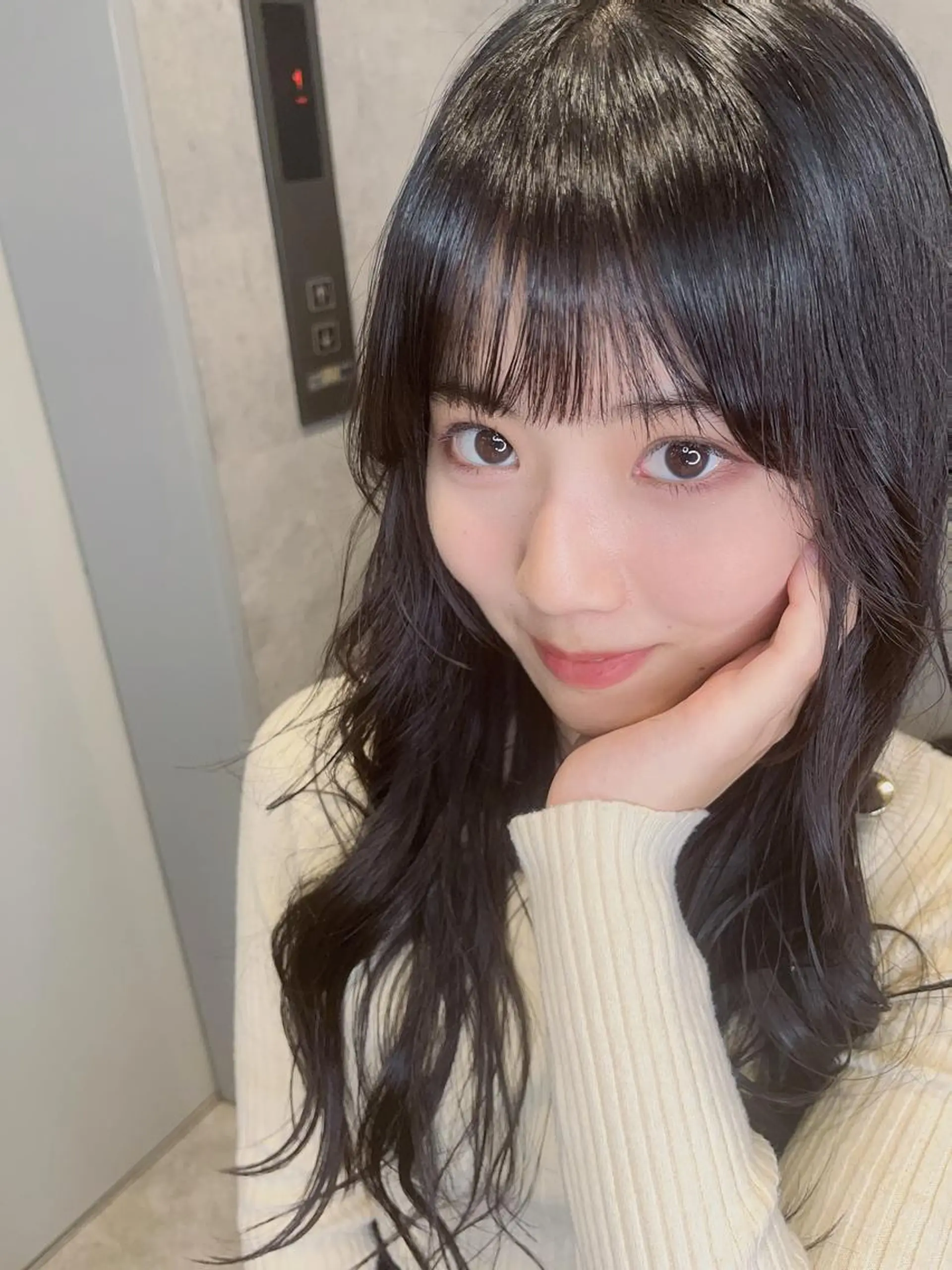 セミロング カラー パーマ ヘアアレンジ メンズ キッズ ネイル マツエク・マツパ アイブロウ 小顔カット ダブルカラー 新宿のヘアスタイル