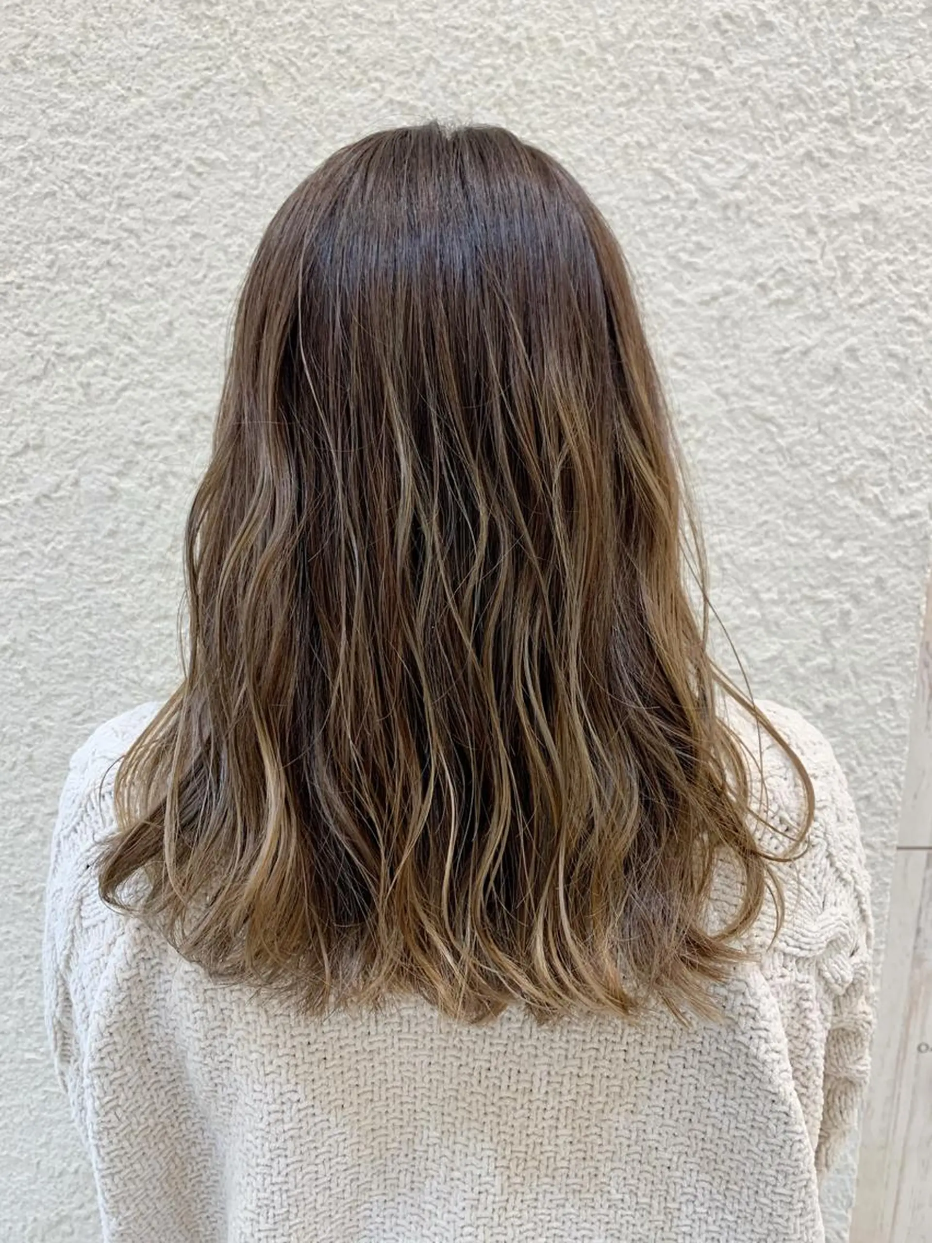 ミディアム カラー ベージュカラー ハイライトカラー ハイライト NYNY四條畷店 森　亮人のヘアスタイル