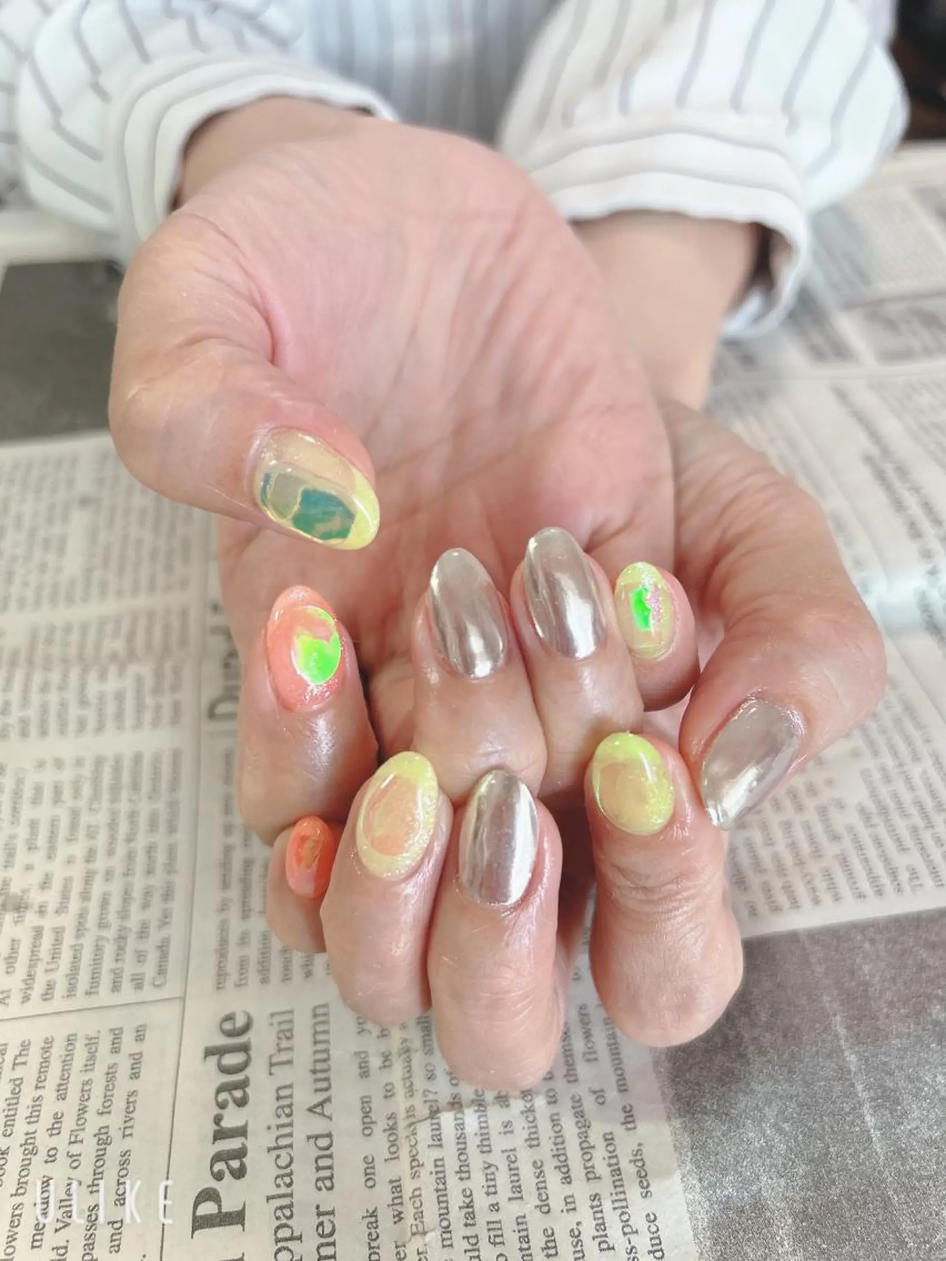 ネイル ミラーネイル ハンドネイル ハンドケア 森山 舞のネイルデザイン