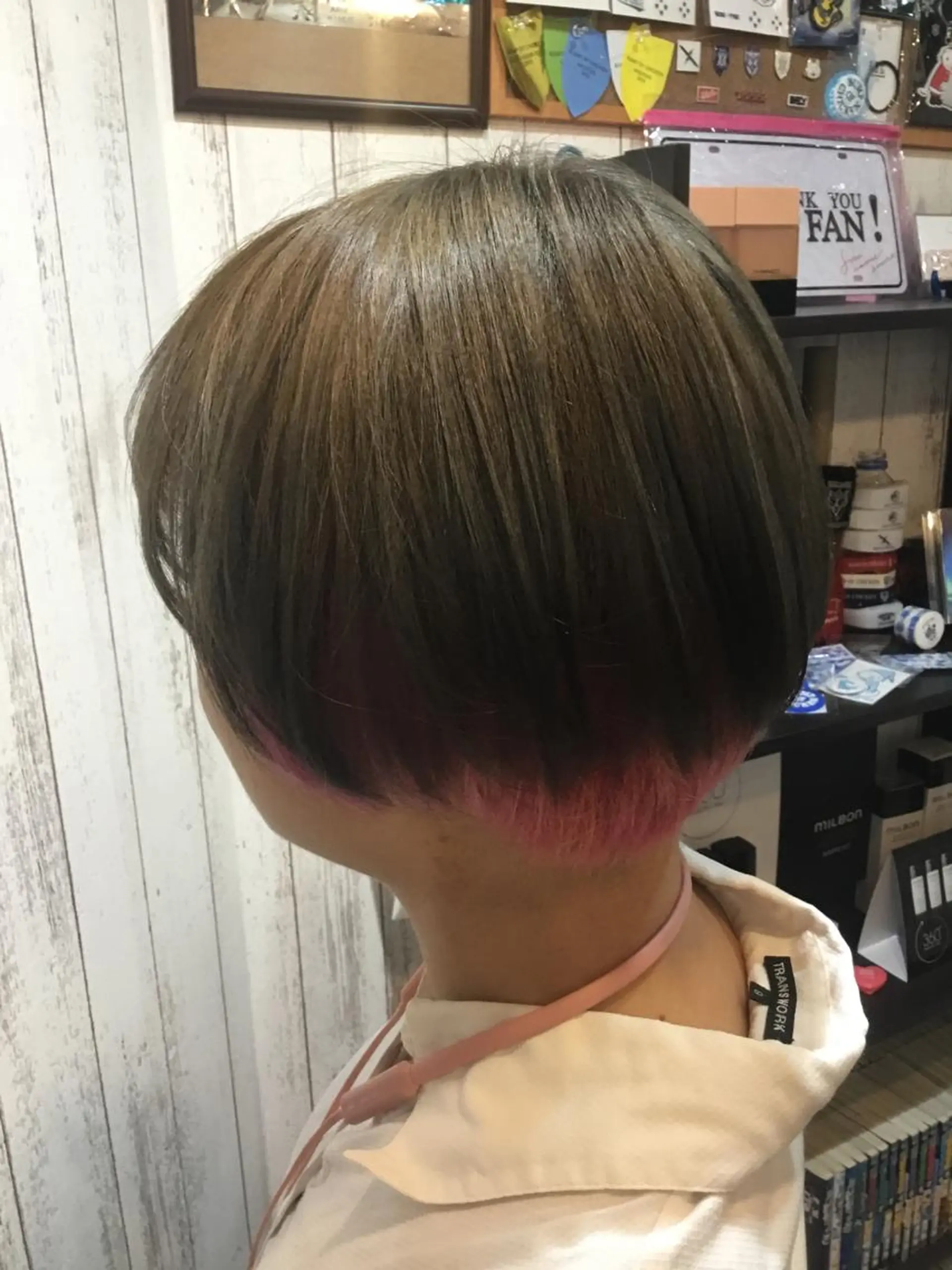 ショート カラー embrace エンブレイスのヘアスタイル
