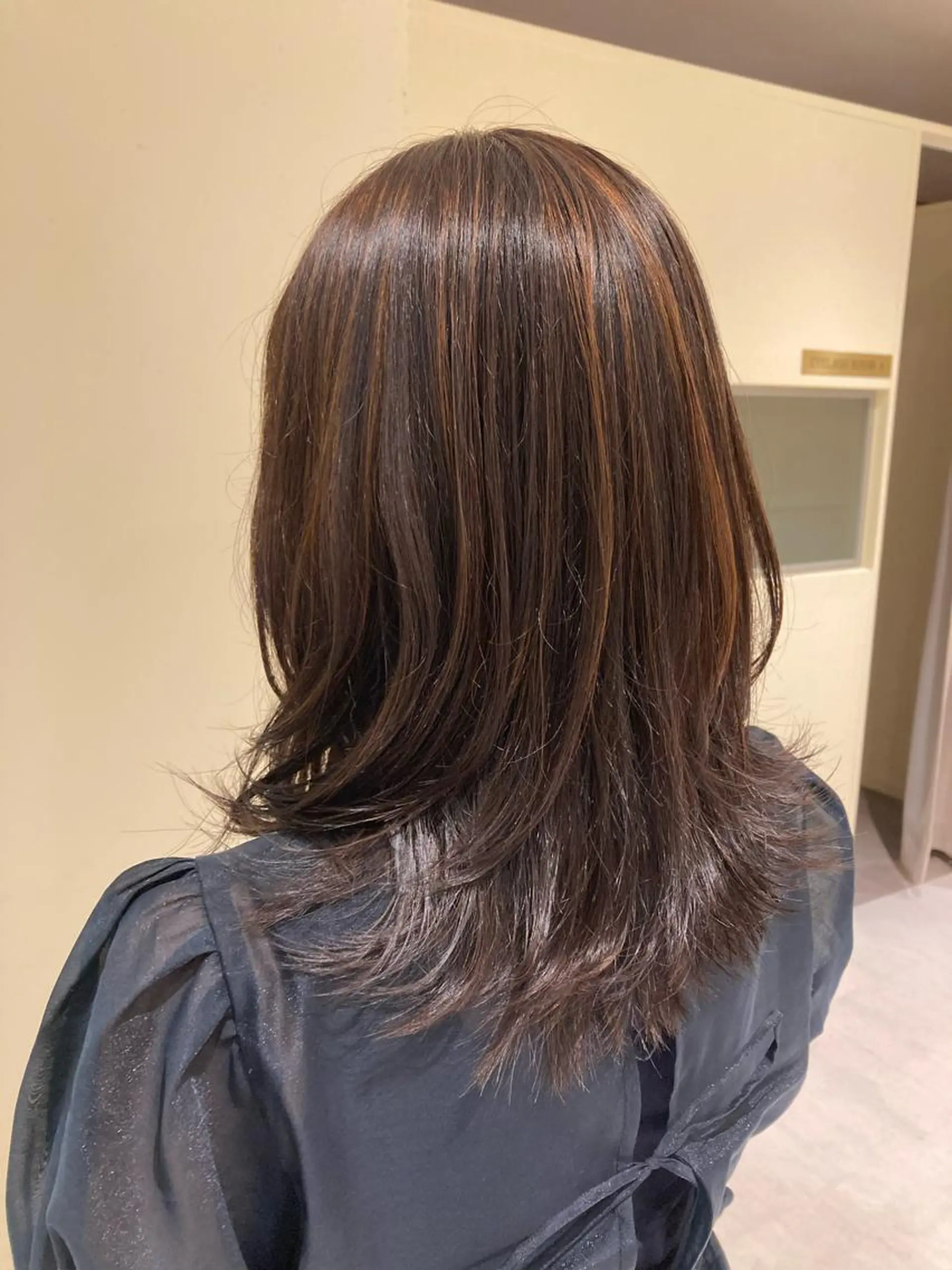 セミロング 野村 ゆいのヘアスタイル