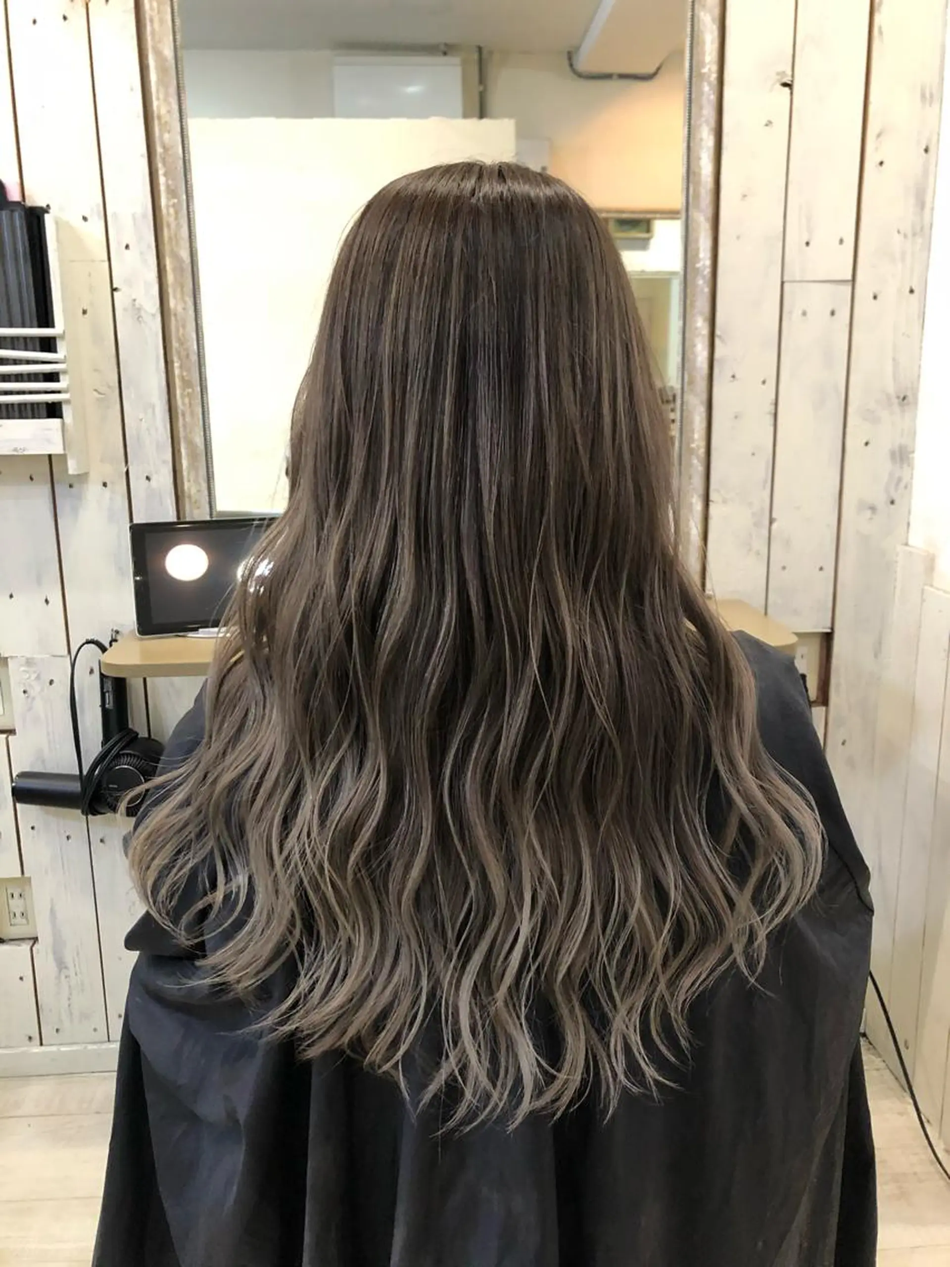 ロング カット ヘアカラー 高山 滉太のヘアスタイル