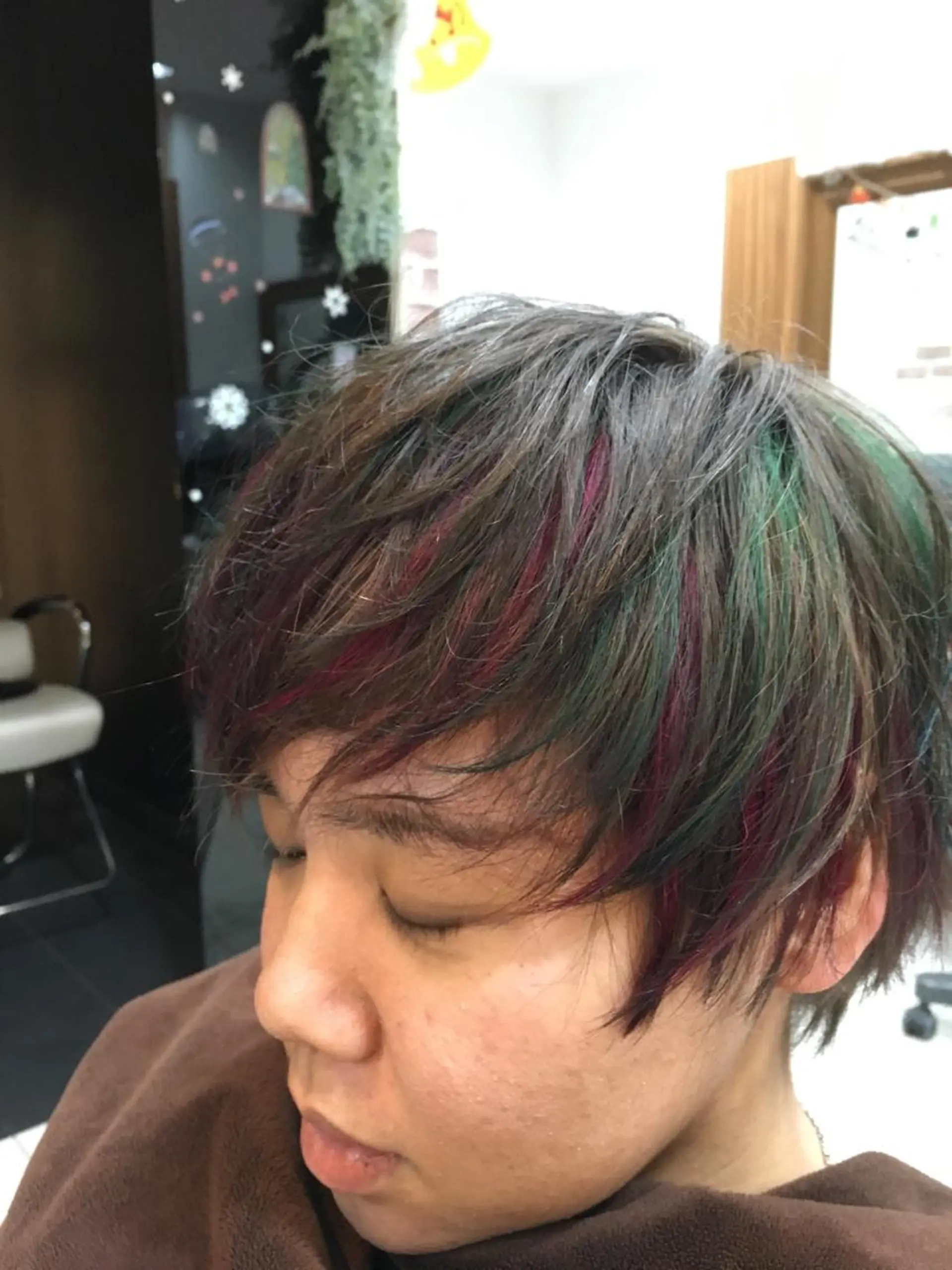 ショート カラー グレージュ ハイライトカラー ハイライト クリスマス 縮毛矯正 トリートメント 白髪ぼかしハイライト 柳川拓哉のヘアスタイル