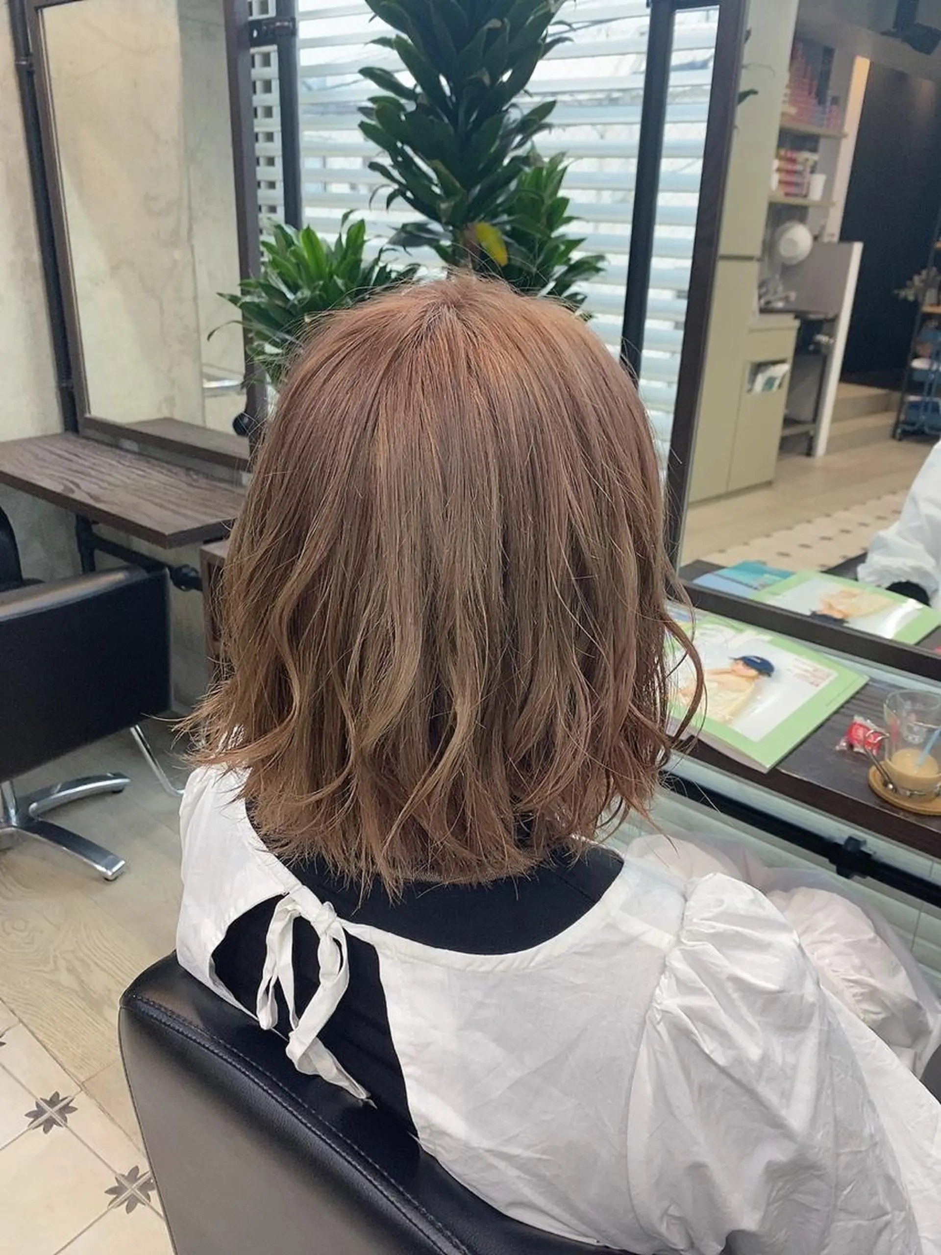 ショート カラー ベージュカラー ブリーチ ショートヘア 韓国ヘア☁️ mitsukiのヘアスタイル