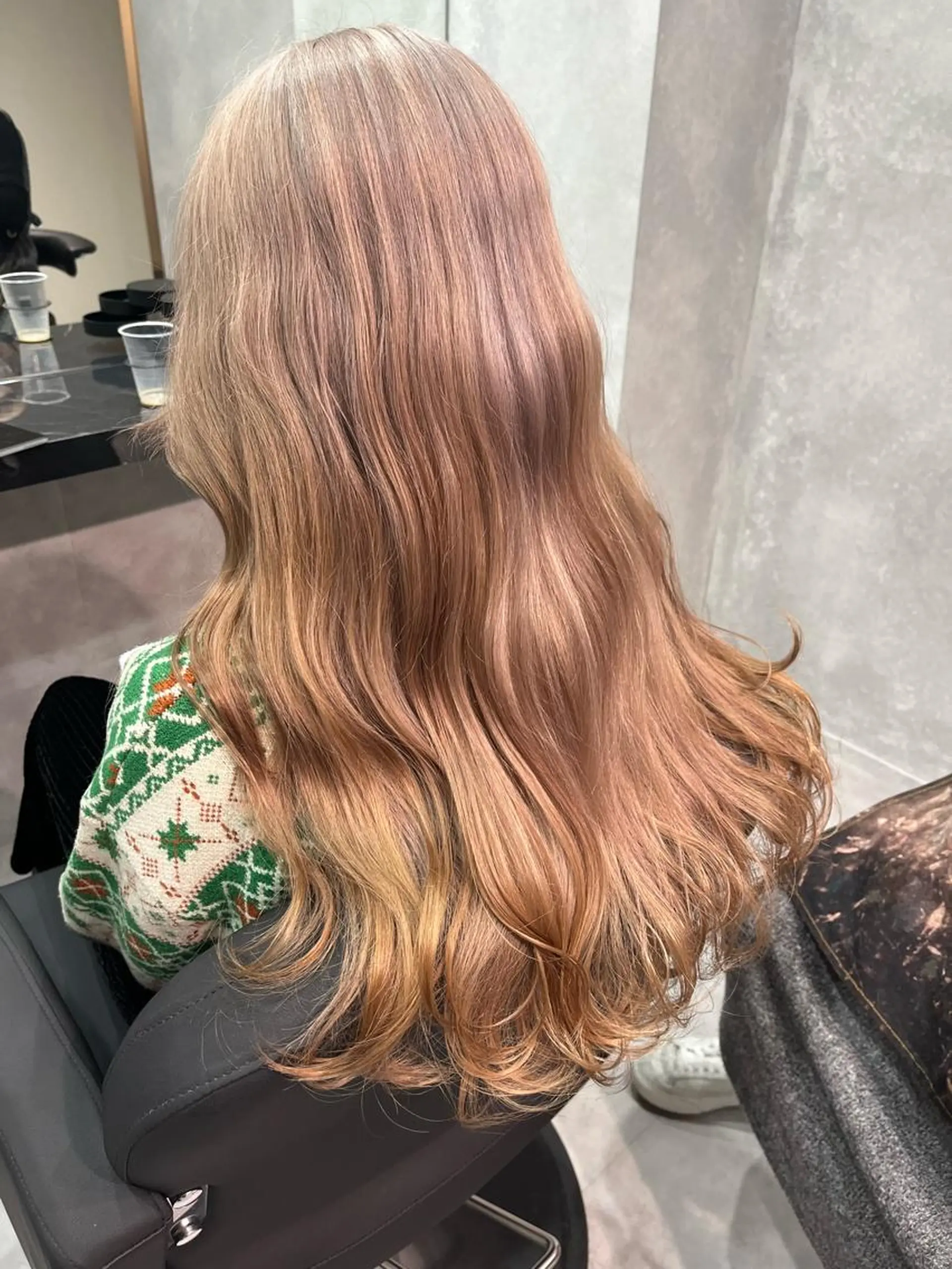 ロング カラー ヘアカラー LUANA/千種 さなのヘアスタイル