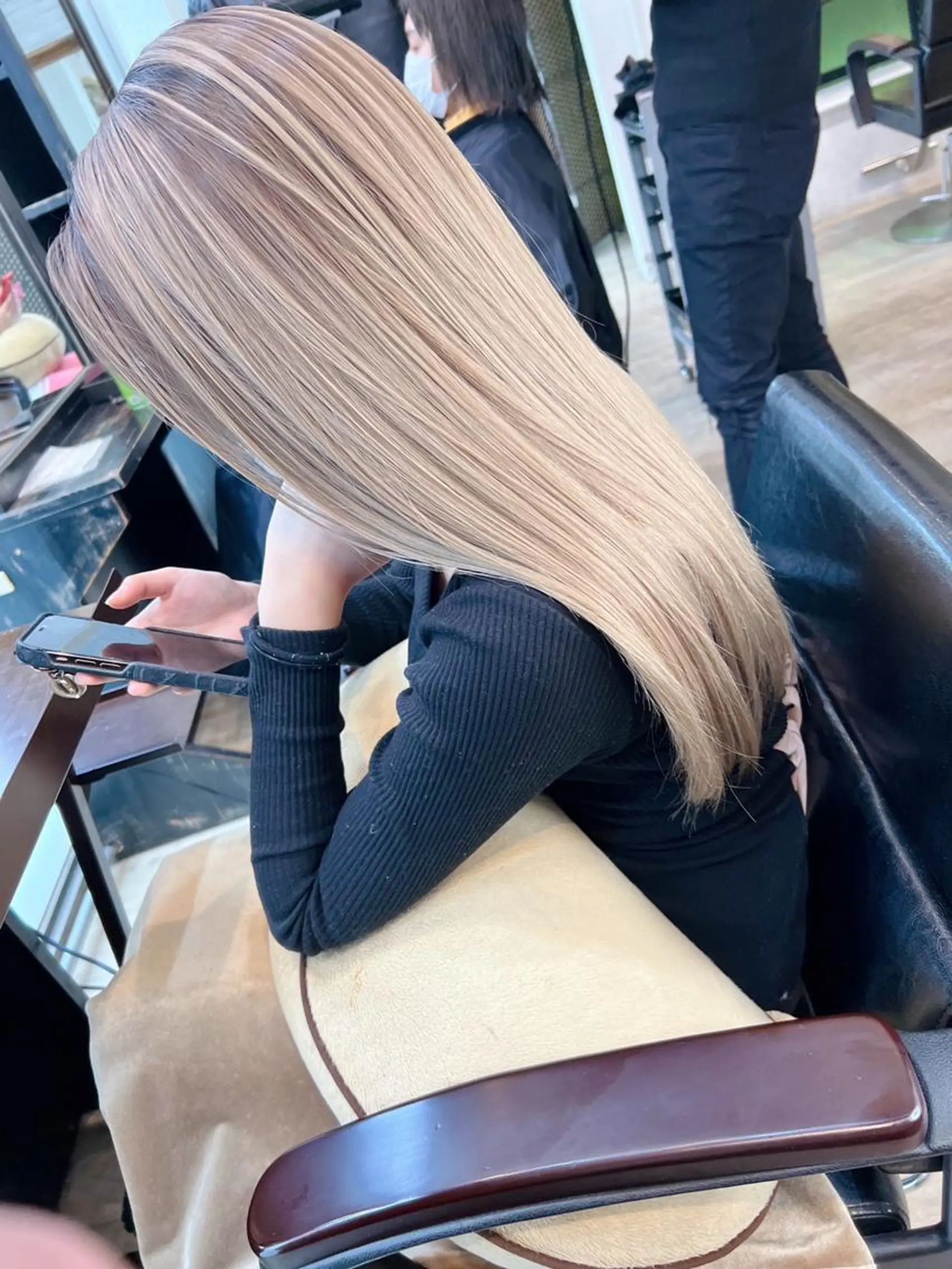 セミロング 髪質改善カラー特化 ルイス奈良のヘアスタイル