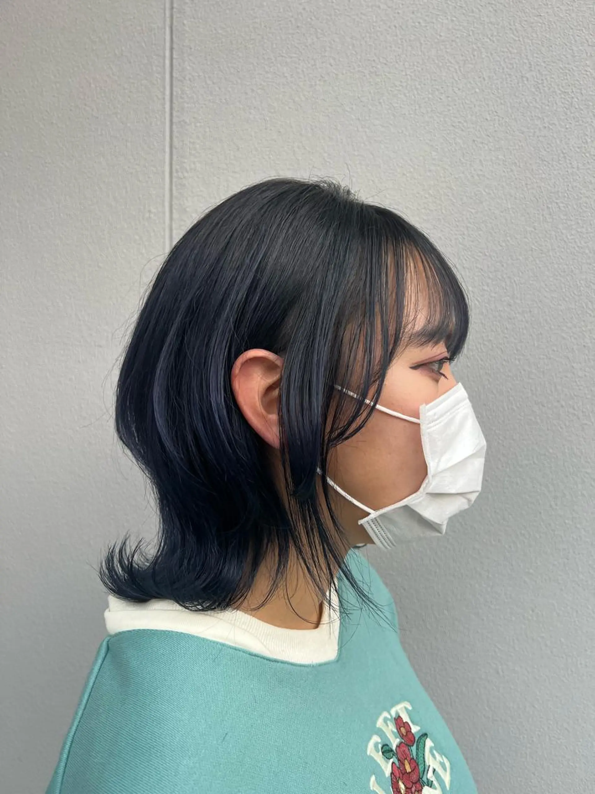 ミディアム カラー ブリーチ ウルフカット カット ヘアカラー APREKO SAYAKAのヘアスタイル