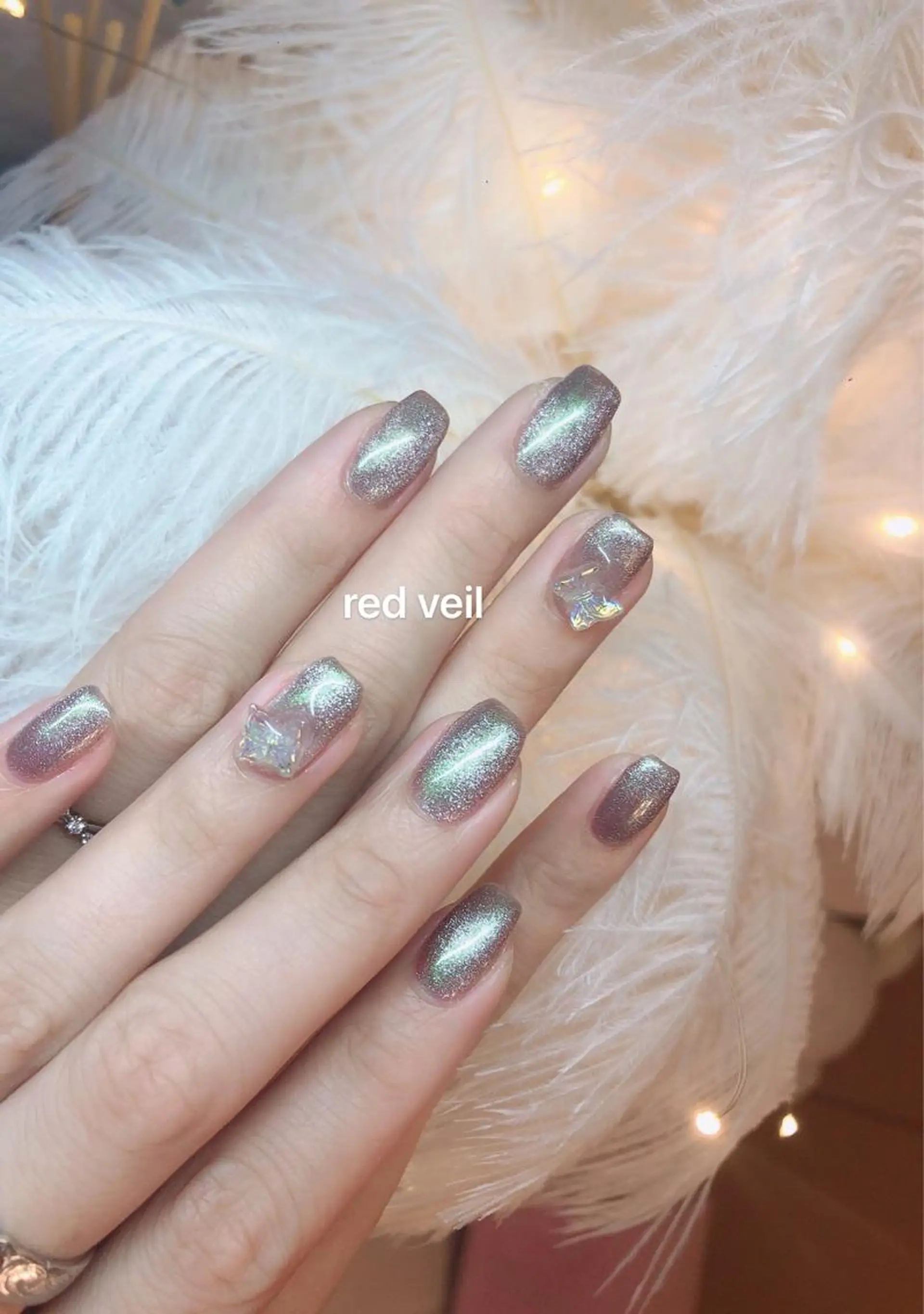 ミディアム ネイル オーロラネイル マグネットネイル ハンドネイル 長さ出し専門 nynaのネイルデザイン