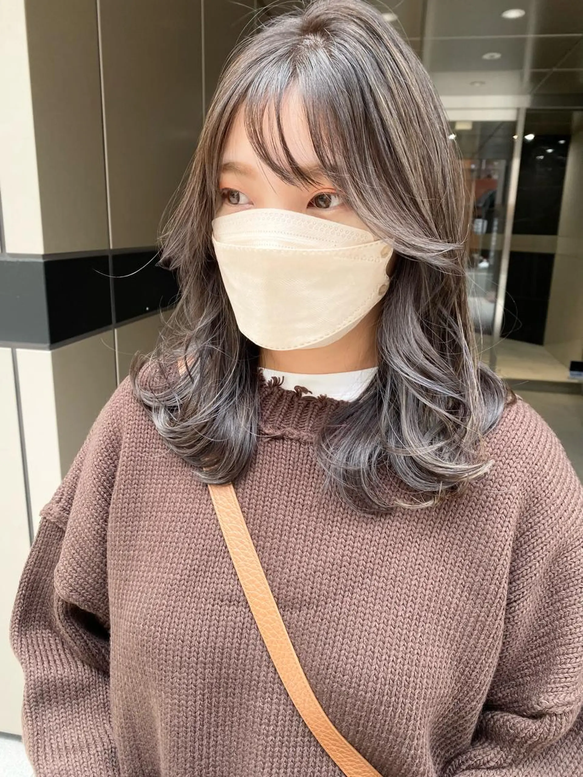 ミディアム カラー デザインカラー グレージュ ハイライトカラー ハイライト カット ヘアカラー トリートメント 💈平島 拓也💈のヘアスタイル