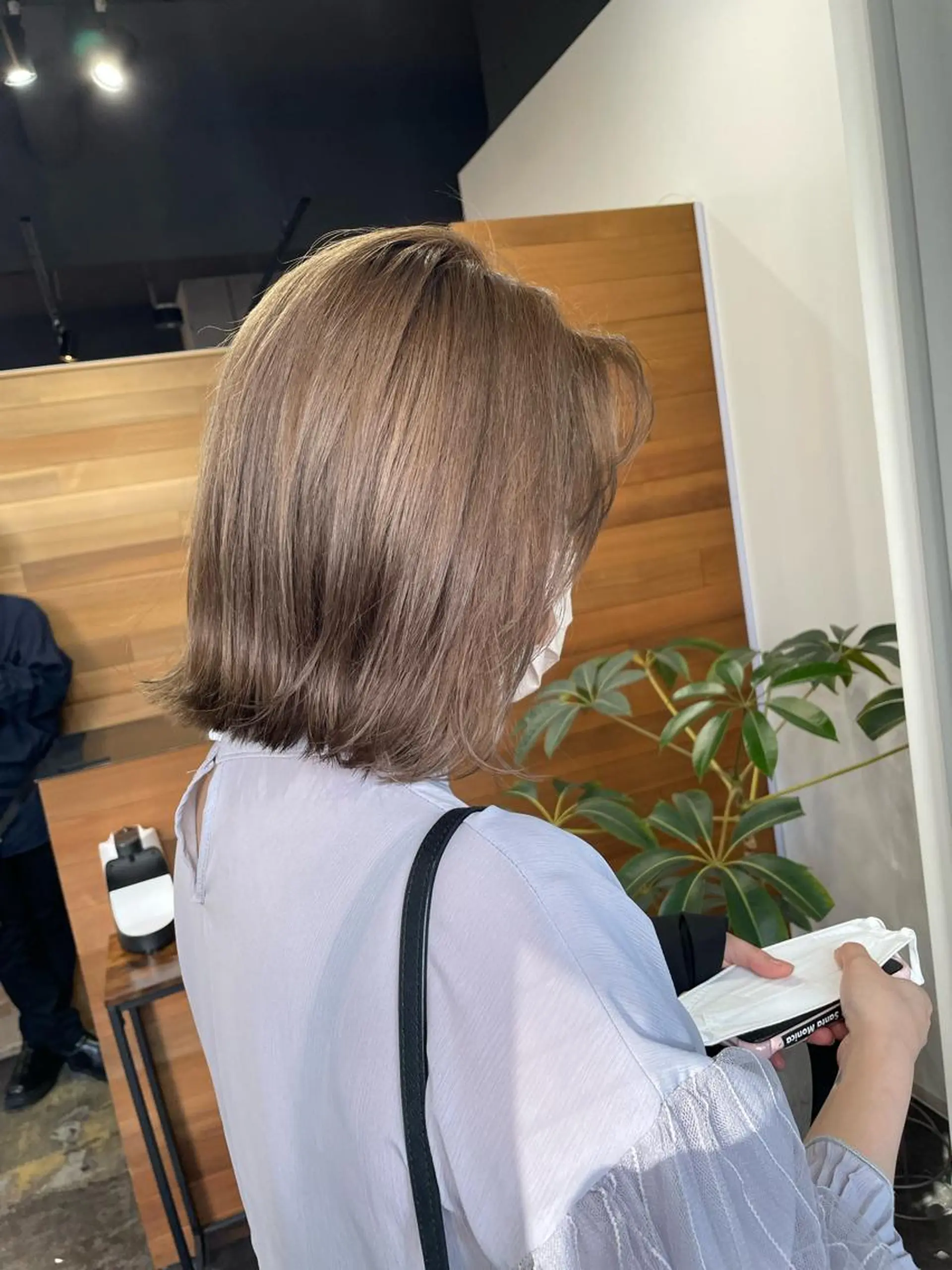 ミディアム カラー カット トリートメント ミルクティー× グレージュMOMOのヘアスタイル