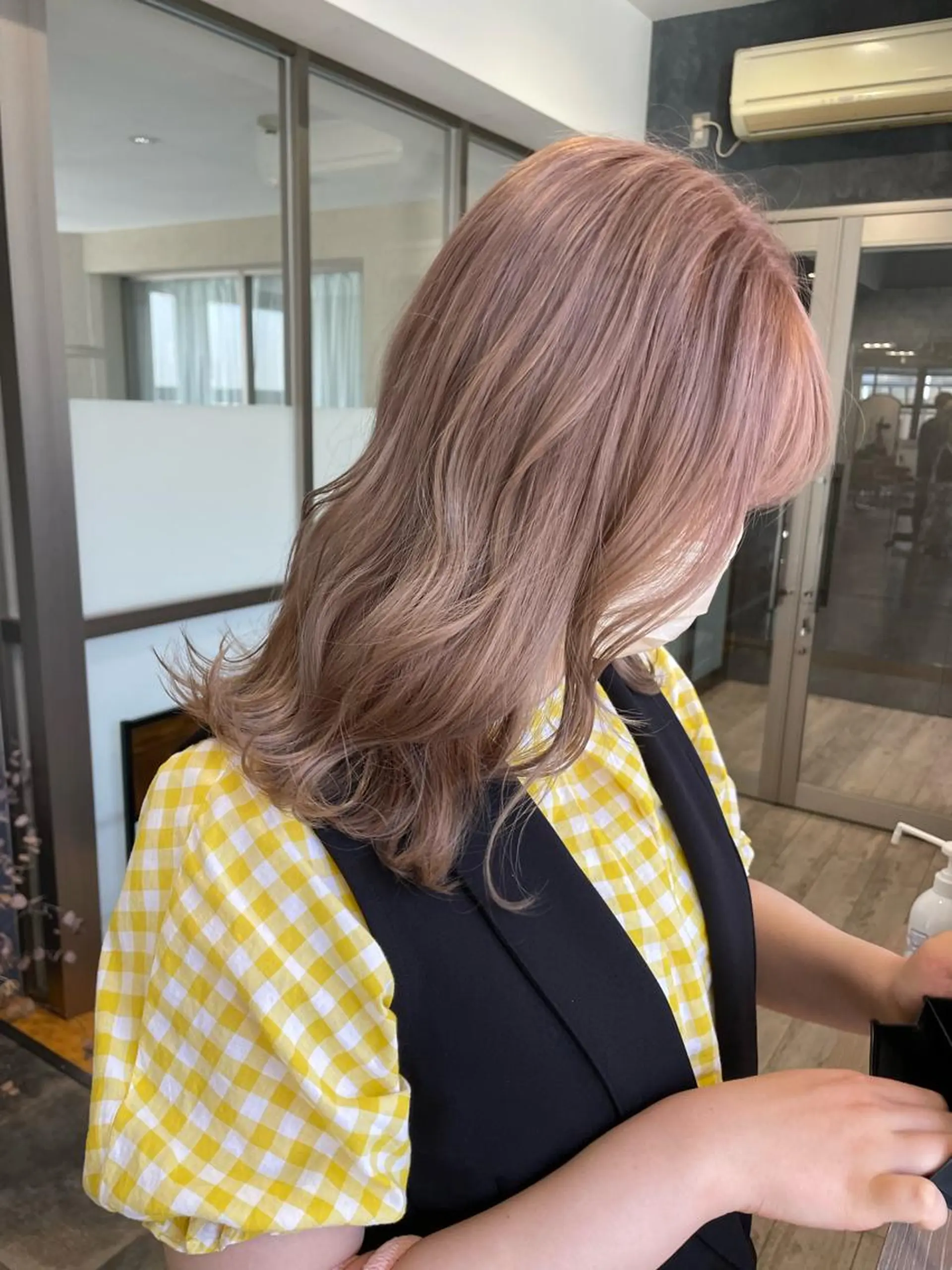 セミロング カラー ~tie.hair salon所属・Ryoka🌼倉敷/ ハイトーン/レイヤーのヘアスタイル