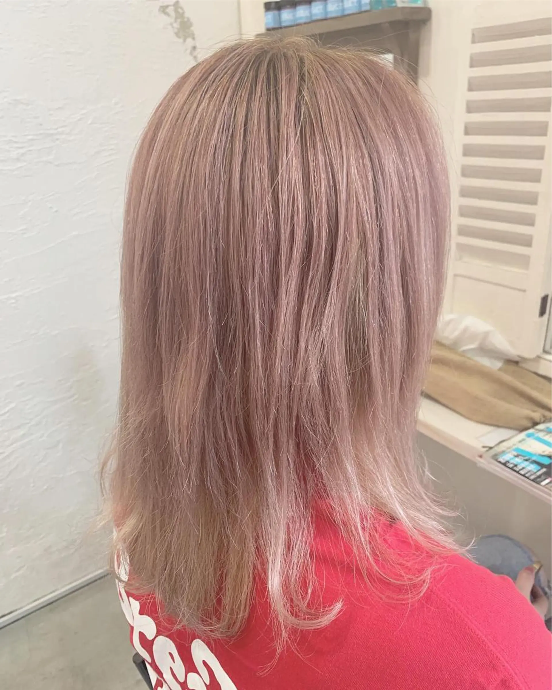 セミロング カラー fio マナミのヘアスタイル