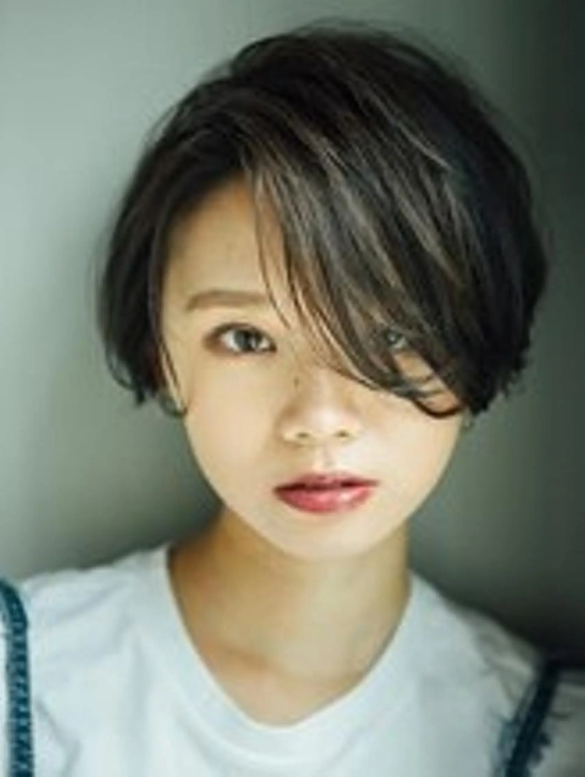 ショート カラー 恩田 さやかのヘアスタイル