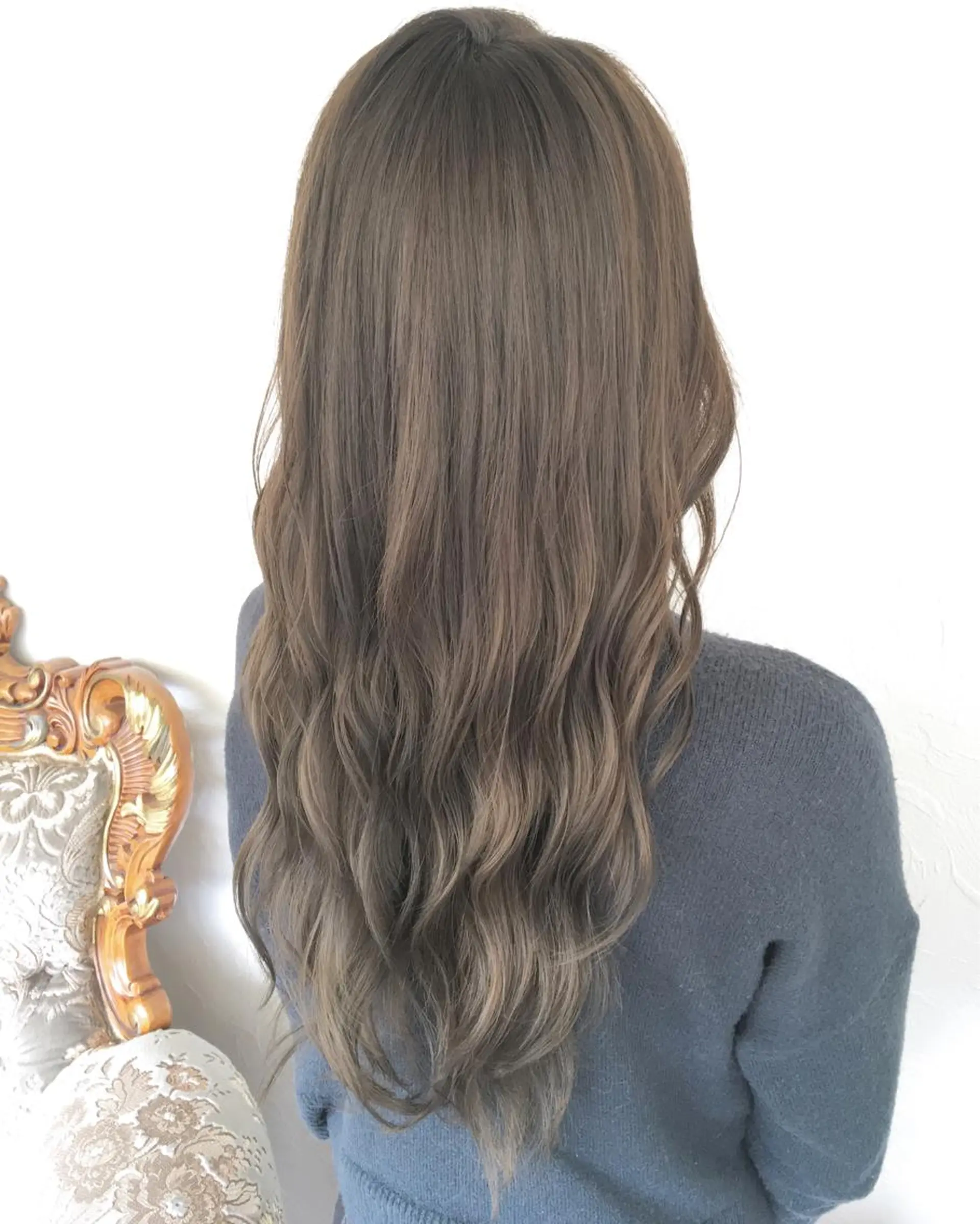 ロング カラー パーマ ヘアアレンジ グレージュ エグチ アキラのヘアスタイル