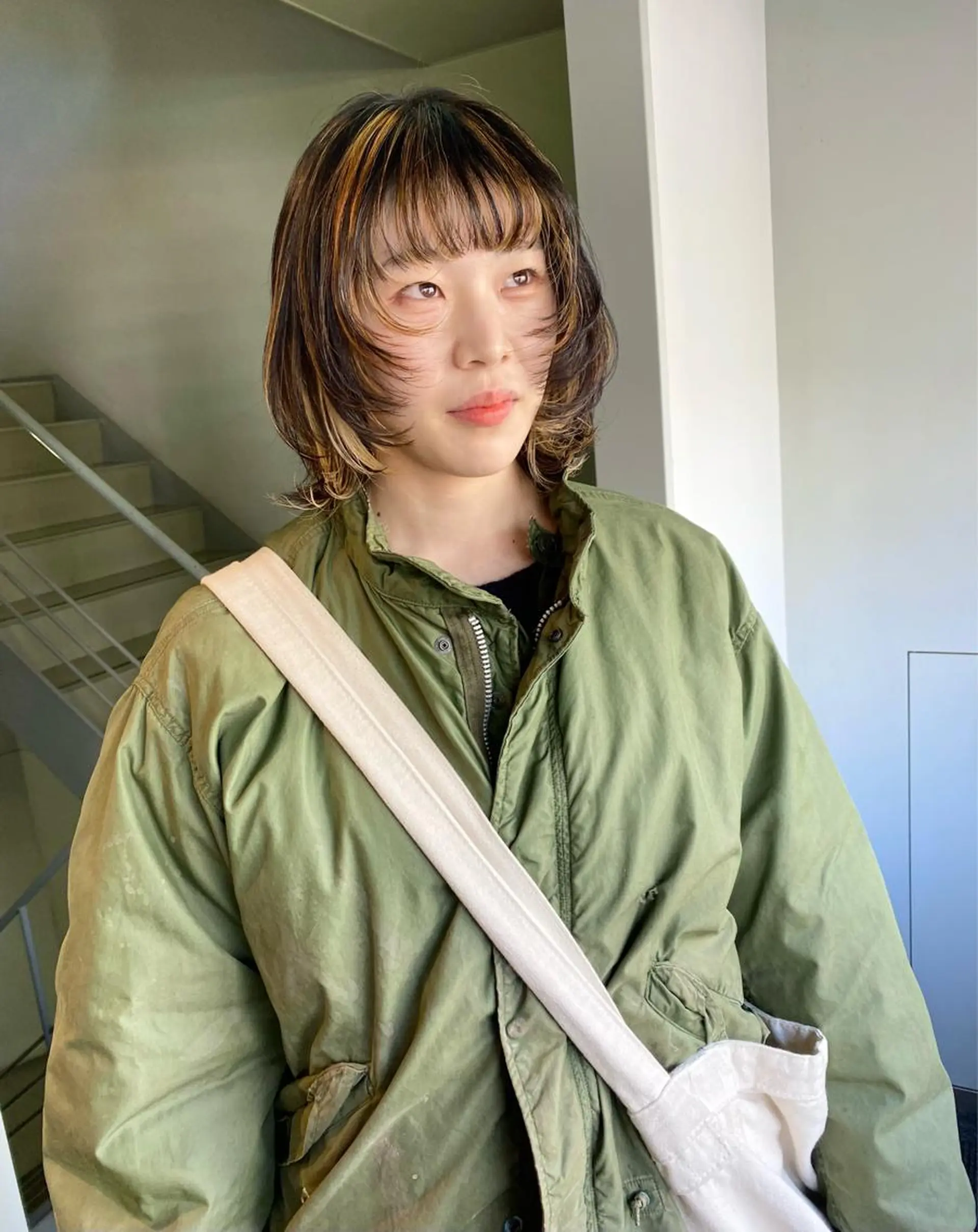 ミディアム カラー パーマ ヘアアレンジ 髪と音処　マトぺ所属・デザインカラー/ボブ ブリーチカラー/ユリのヘアスタイル