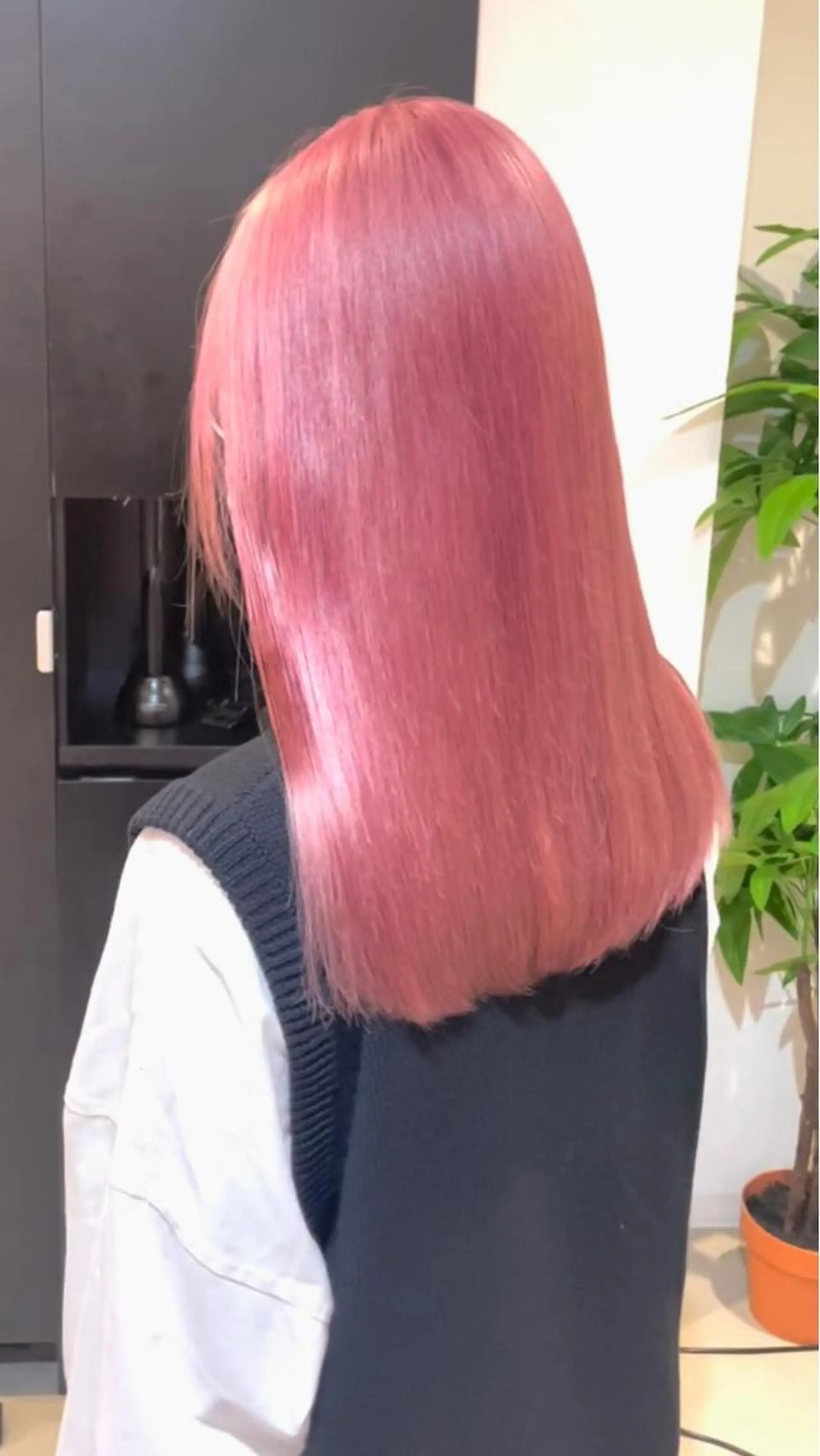 セミロング SEA所属・艶髪カラー✨ misaki .のヘアスタイル