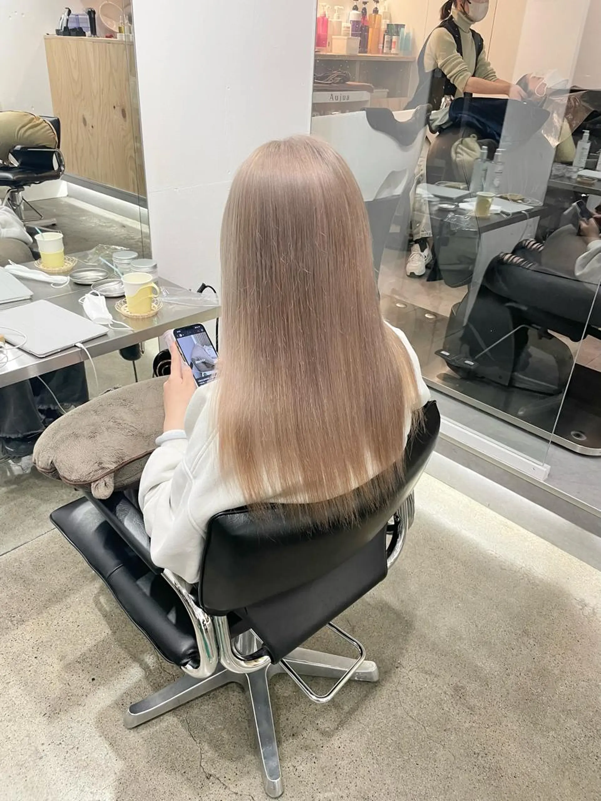 セミロング カラー ベージュカラー ミルクティーベージュ ホワイトミルクティーベージュ ヘアカラー 湯田実津希🤎 ﾐﾙｸﾃｨ専門のヘアスタイル