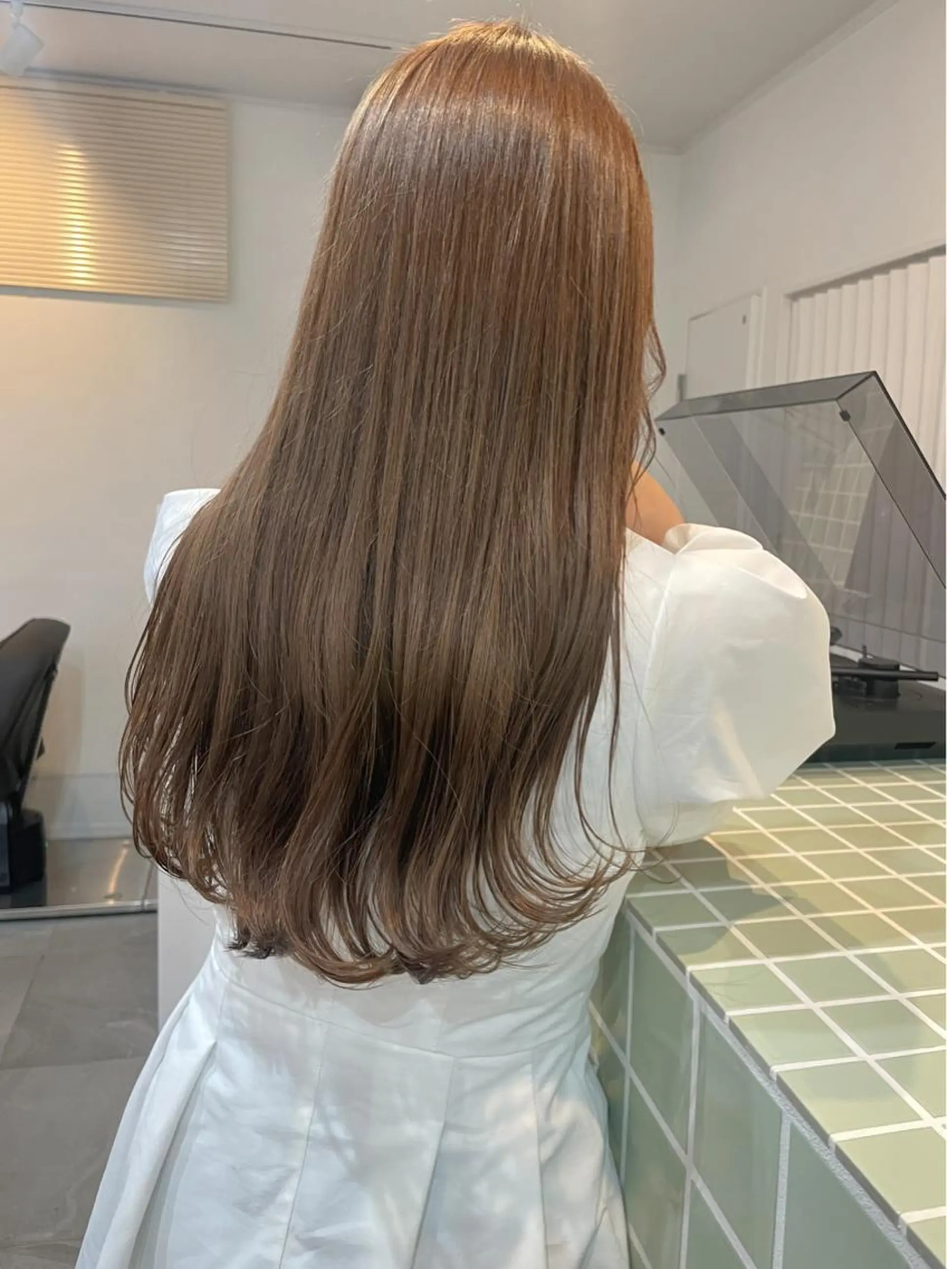 ロング カラー 切りっぱなしボブ ショートボブ ベージュカラー ブリーチ ケアブリーチ カット ヘアカラー トリートメント a moment(モーメント)所属・蔵前 デザインカット KOBAYASHIのその他イメージ