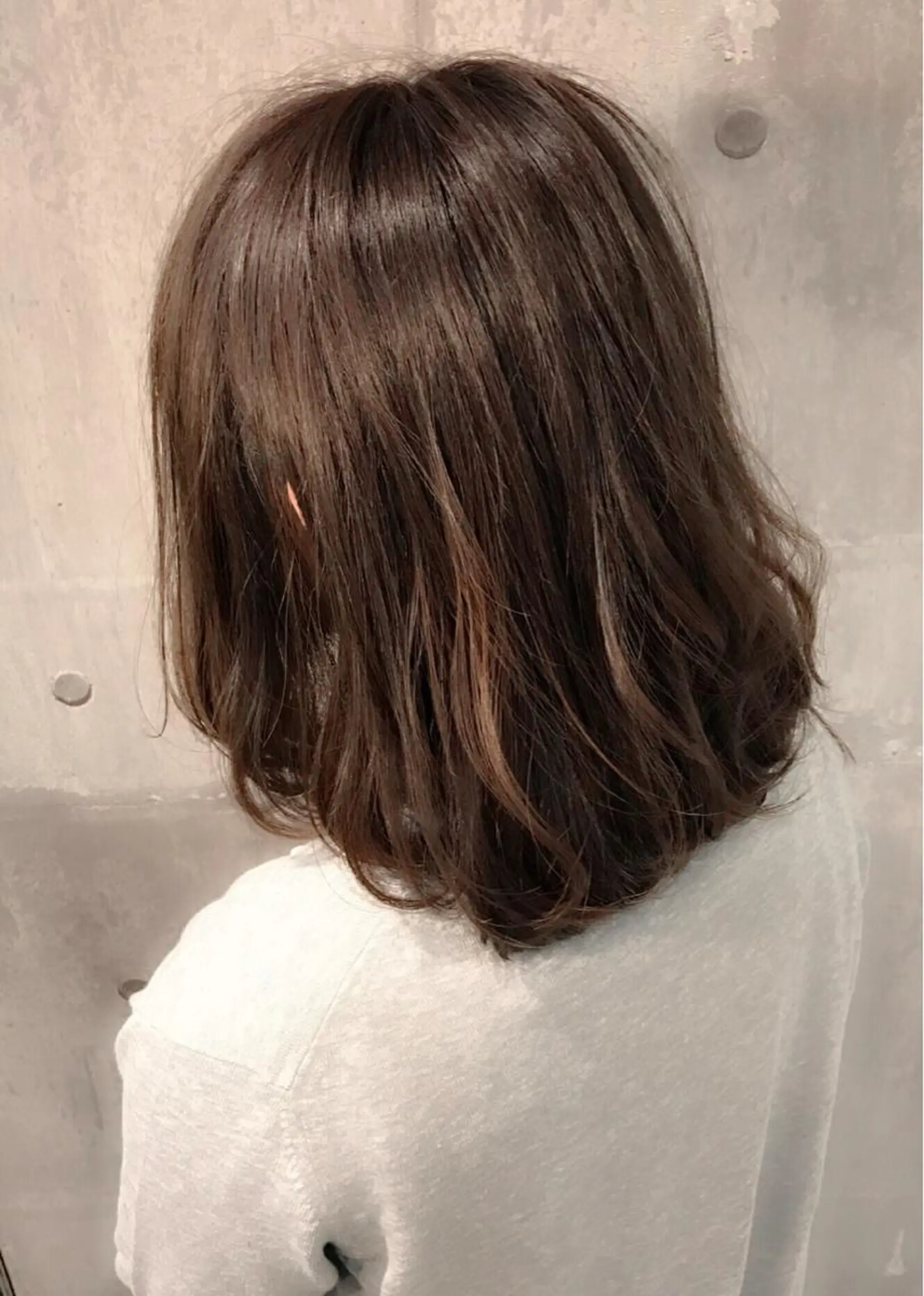ミディアム カラー カット ヘアカラー トリートメント 髪質改善ｶﾗｰ ｹｱﾌﾞﾘｰﾁ/ﾀﾑのヘアスタイル