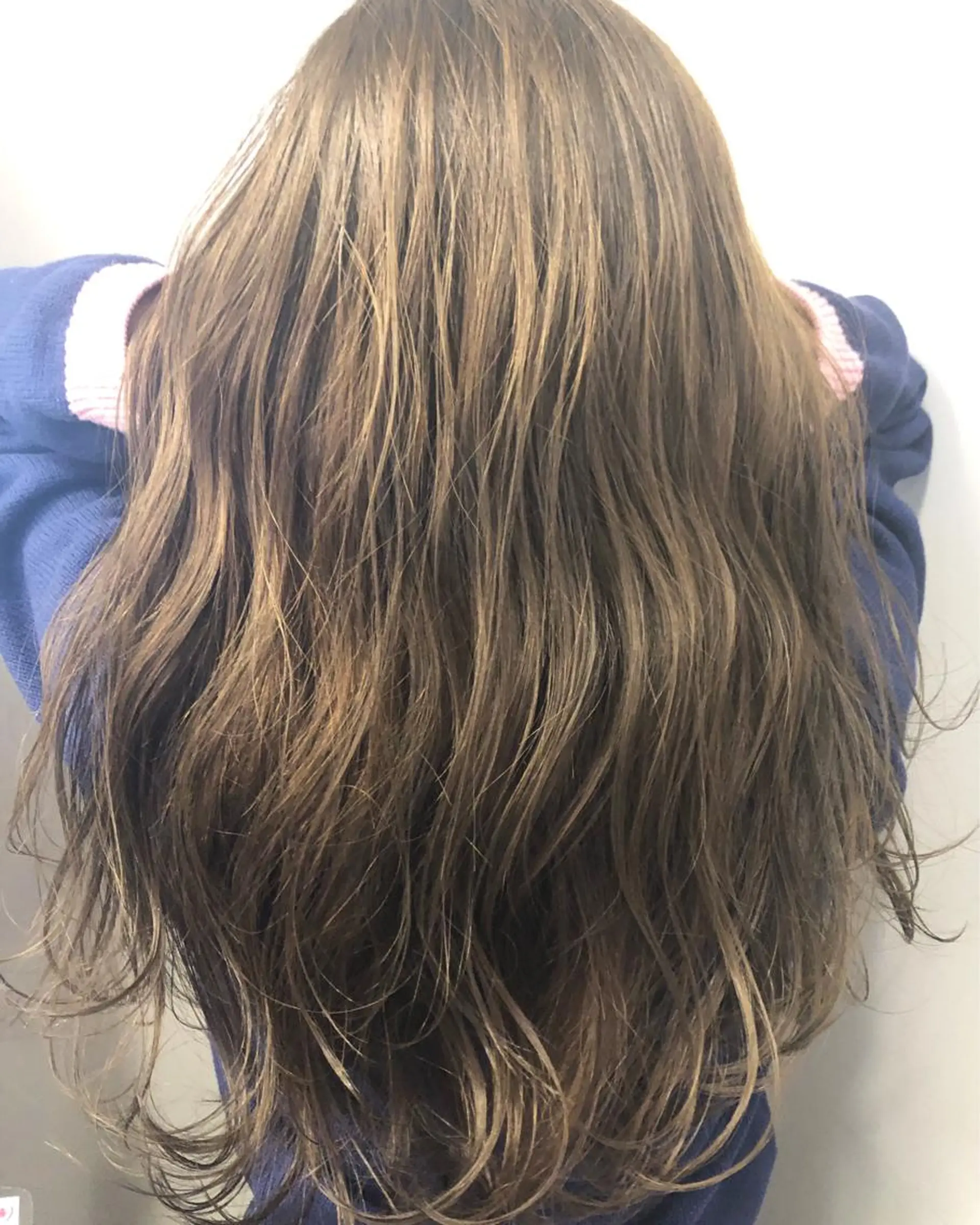 ロング カラー 岡田 拓也のヘアスタイル