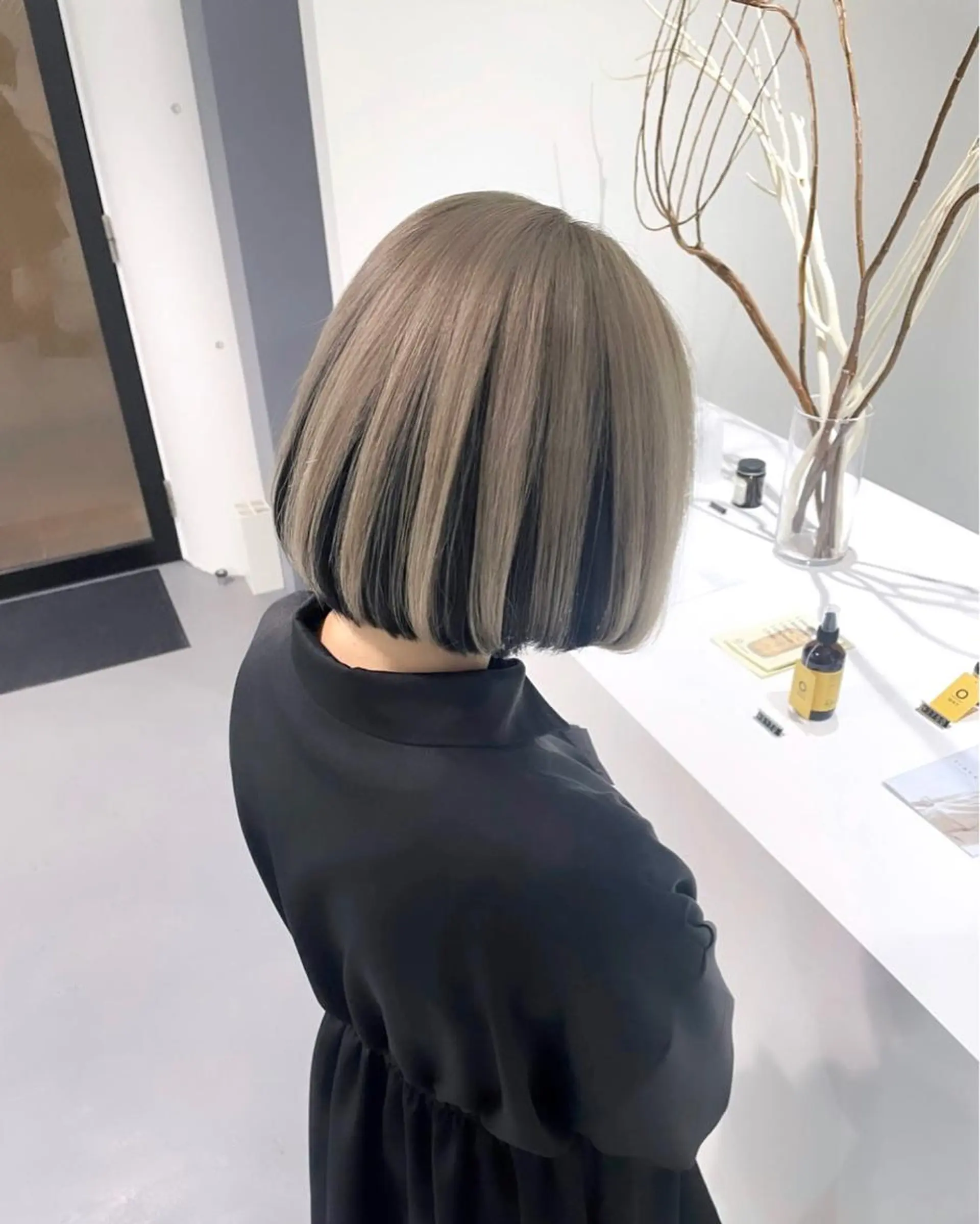 ショート カラー ヘアカラー LEF TATEMACHI所属・西山祐生/ハイトーン /ケアブリーチ/艶髪のヘアスタイル