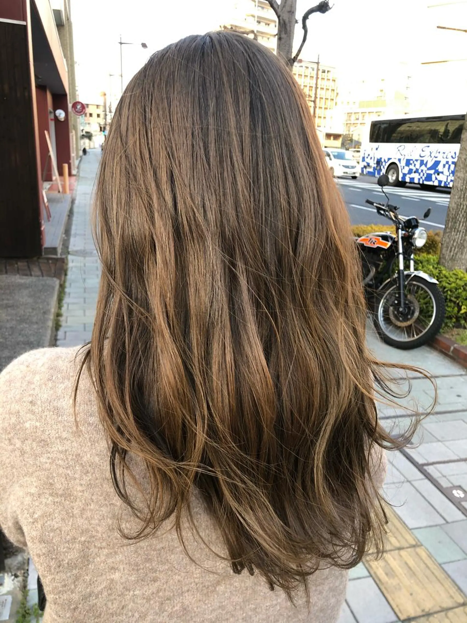 ロング ヘアカラー 國次 夕貴のヘアスタイル
