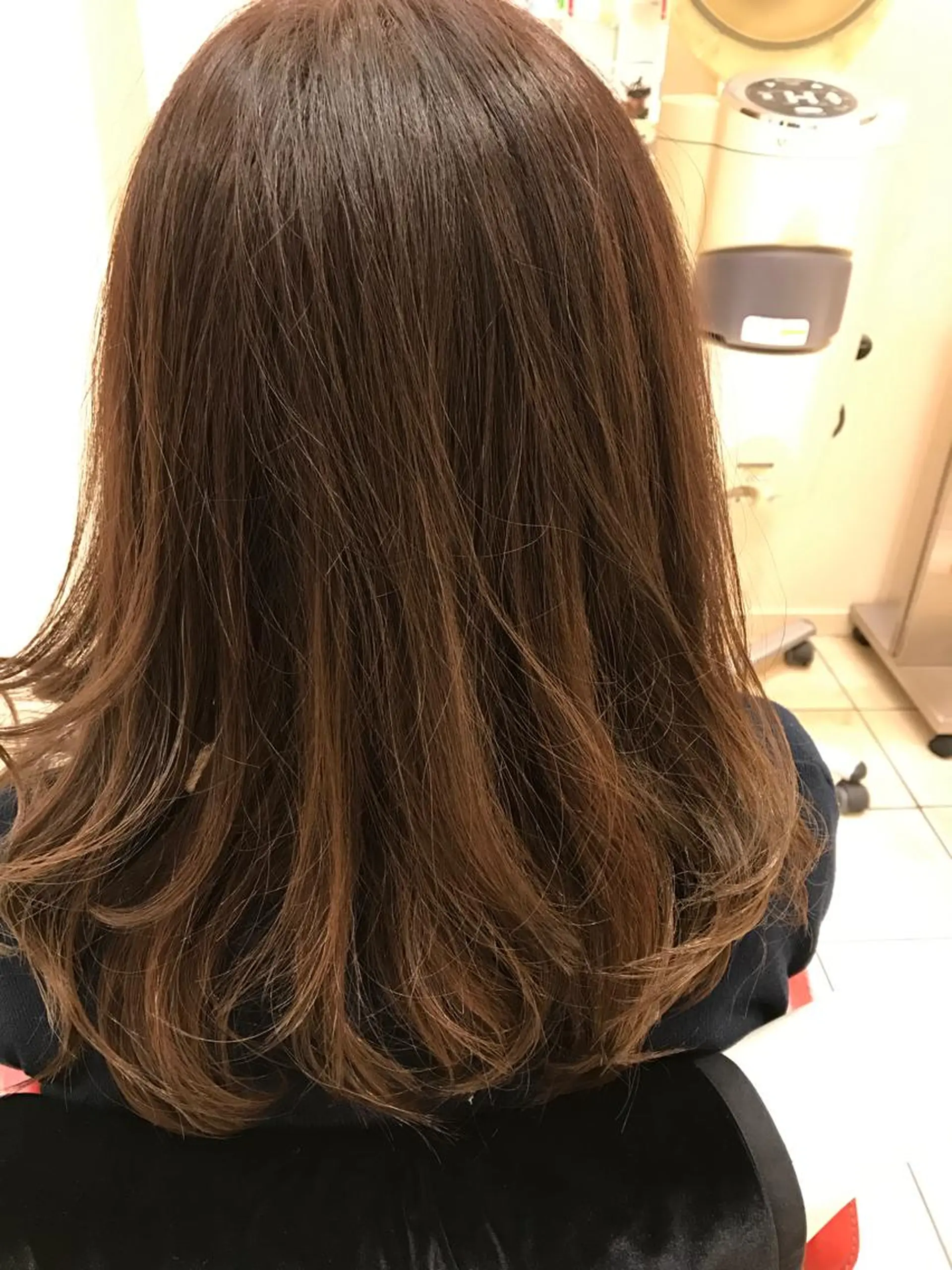 セミロング カラー 斎藤 彩香のヘアスタイル