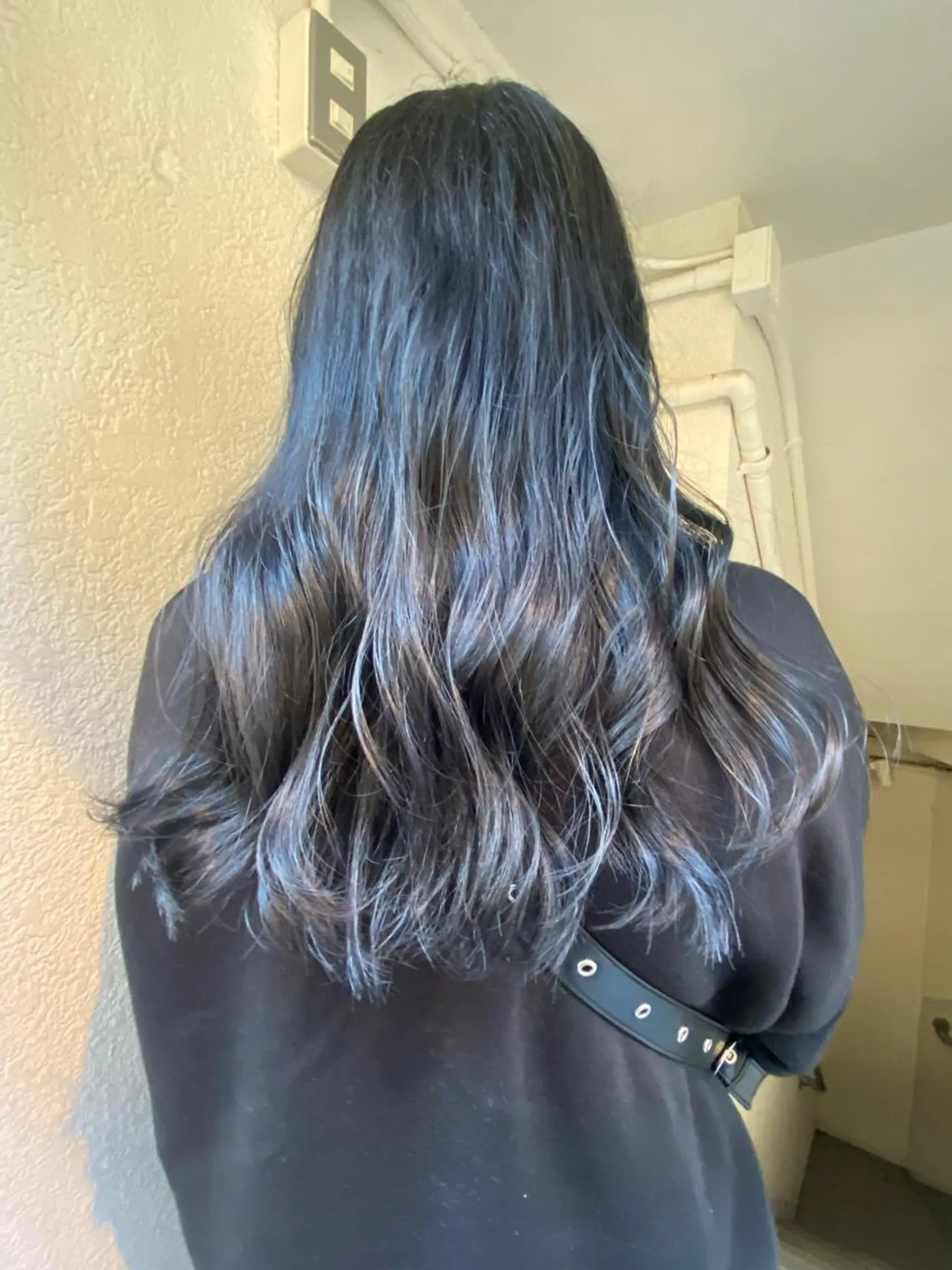 ロング カラー 黒髪 ブルーカラー ブルーブラック COLO✨️ 白川綺香のヘアスタイル
