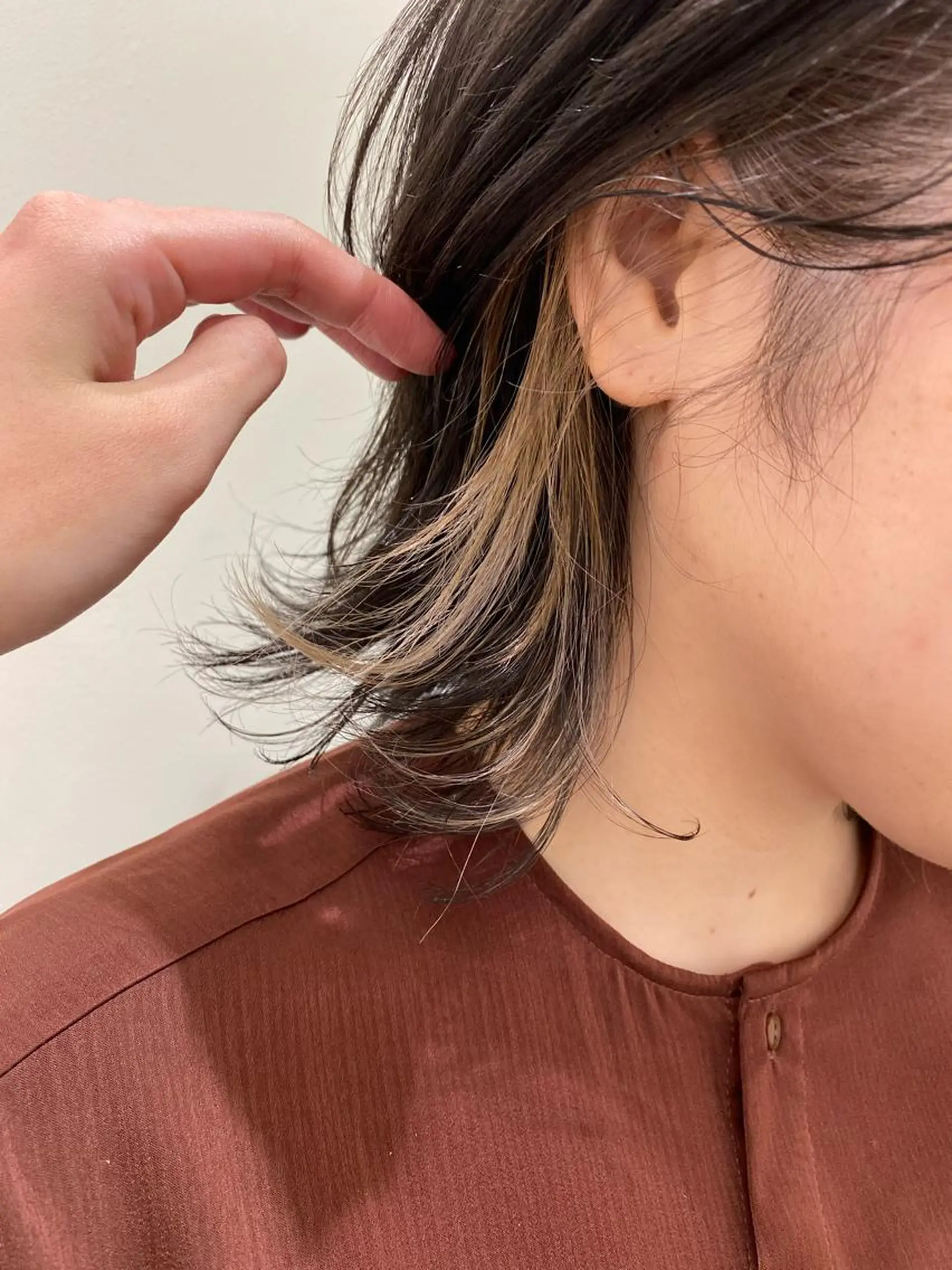 ミディアム カラー ベージュカラー インナーカラー カット ヘアカラー トリートメント 細めハイライト🩶 ボブ/レイヤーカットのヘアスタイル