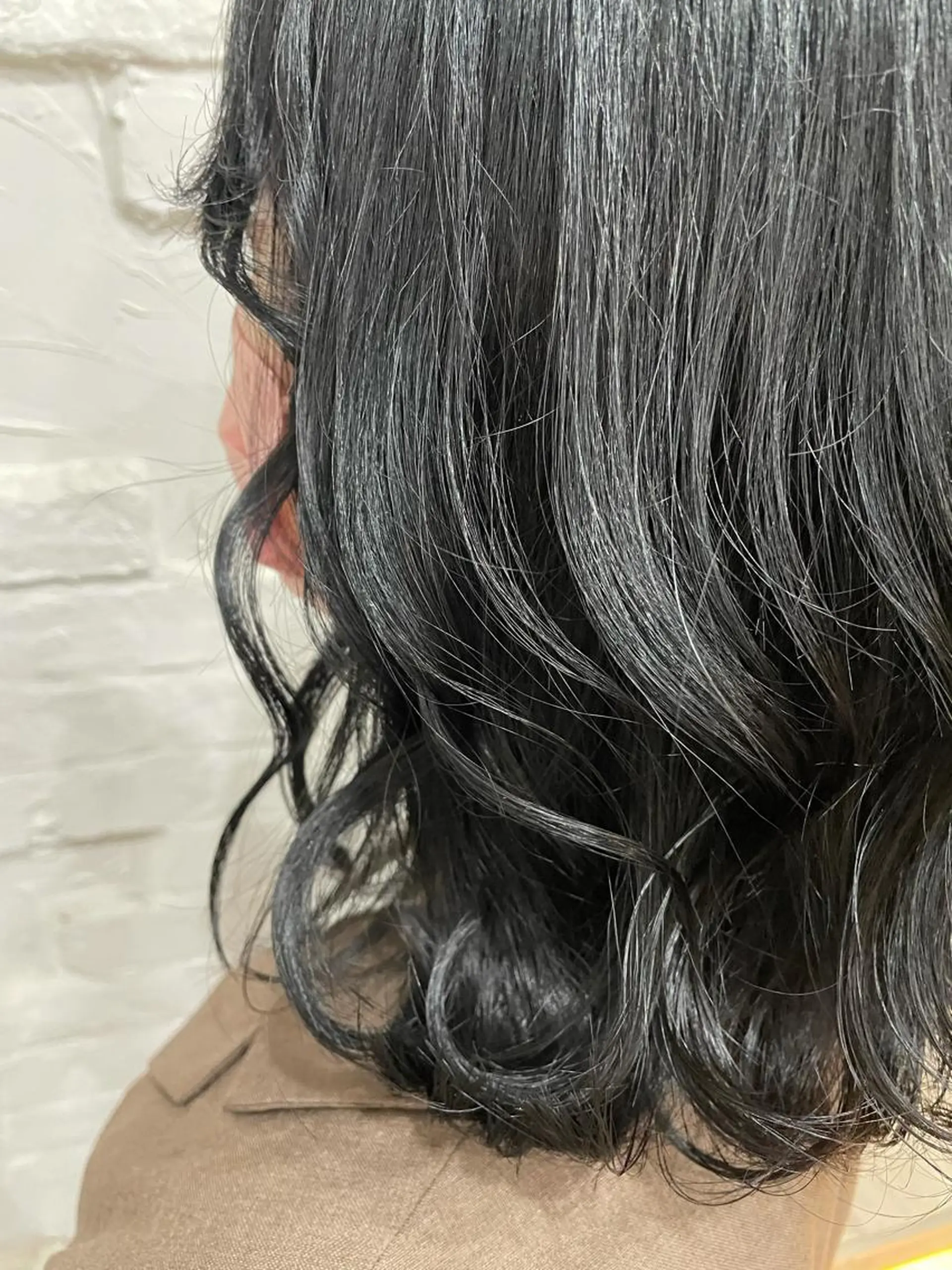 ミディアム カラー 黒髪 グレーブラック トリートメント 【ピンク/韓国ヘア/ ヘアセット】亜海のヘアスタイル