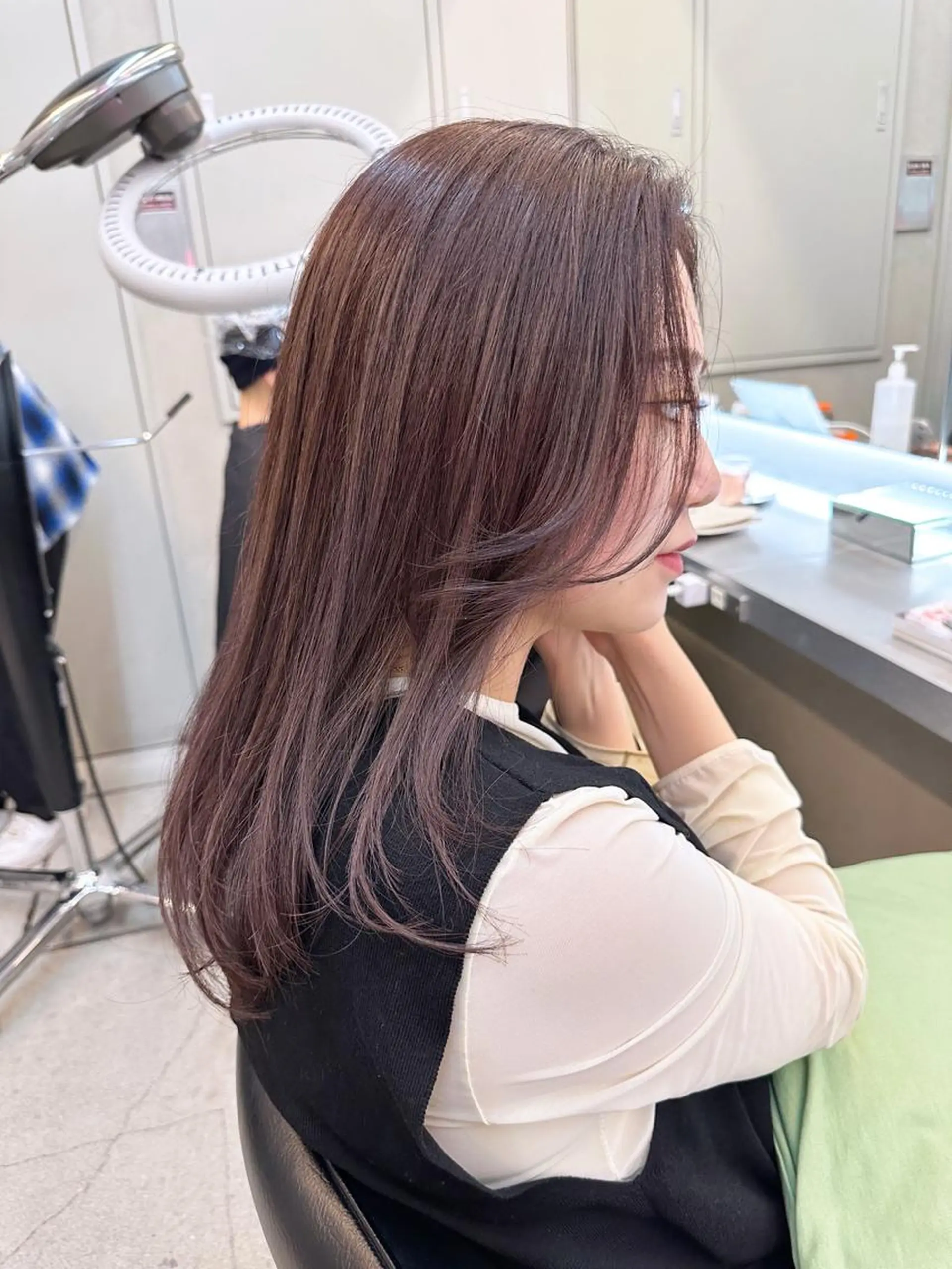 ミディアム カラー ヘアカラー トリートメント 岡野 静華のヘアスタイル