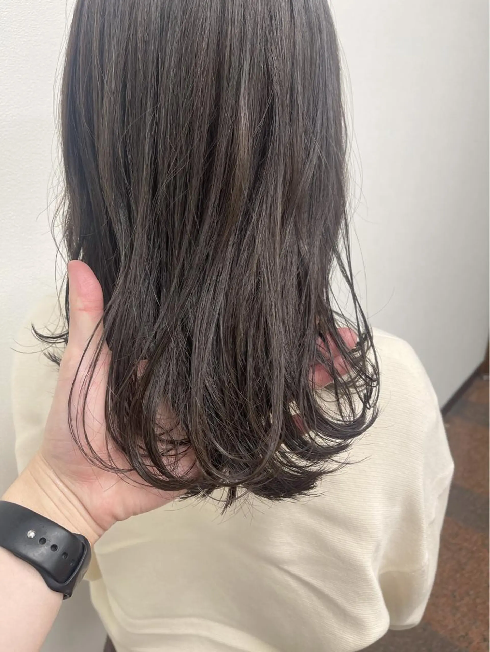 セミロング カラー ヘアアレンジ ミストバング ブリーチ ケアブリーチ 透明感カラー デザインカラー maoブリーチ無し 似合わせカラーのヘアスタイル