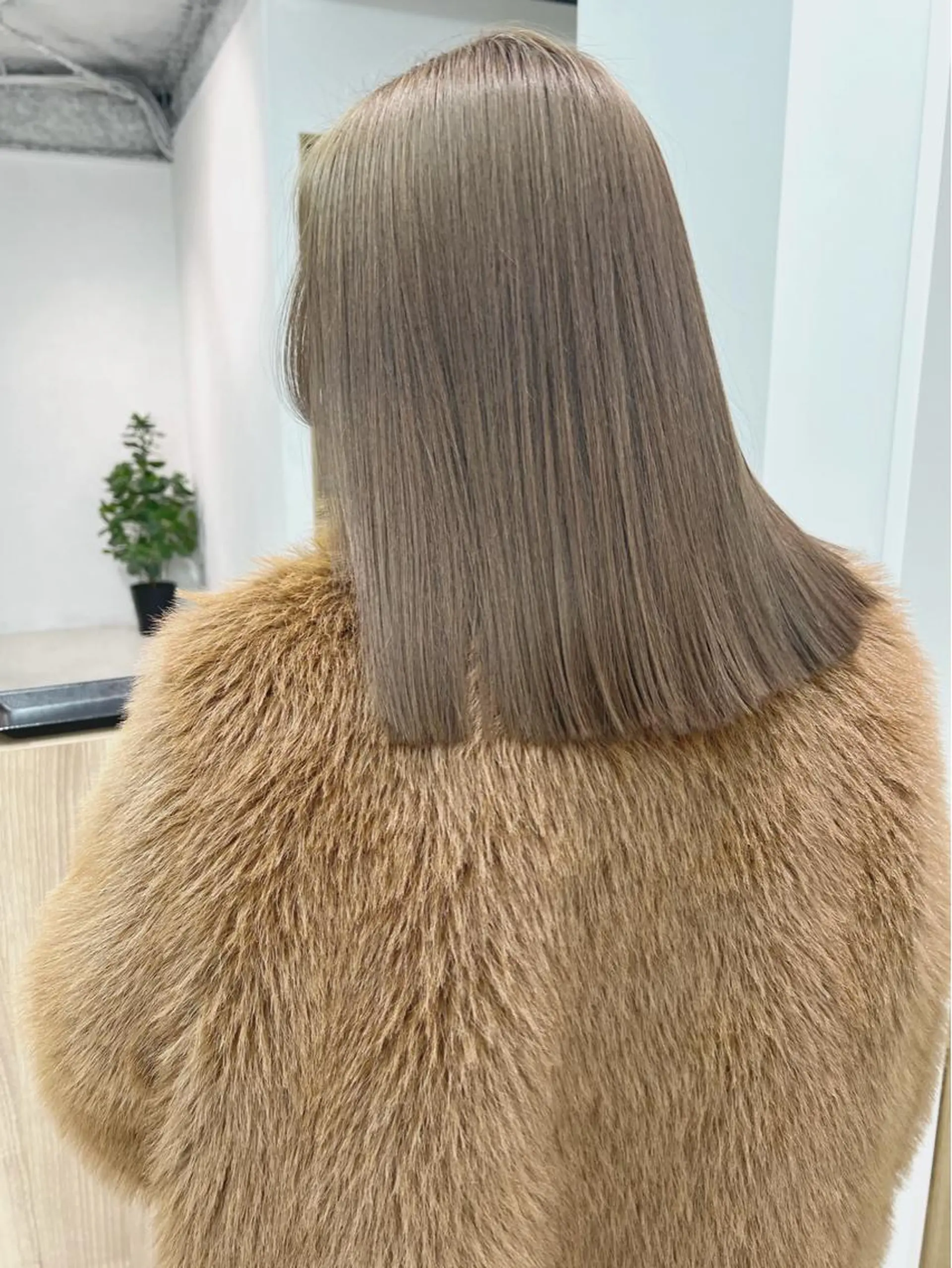 セミロング lar 立川南口所属・砂岡 里奈のヘアスタイル