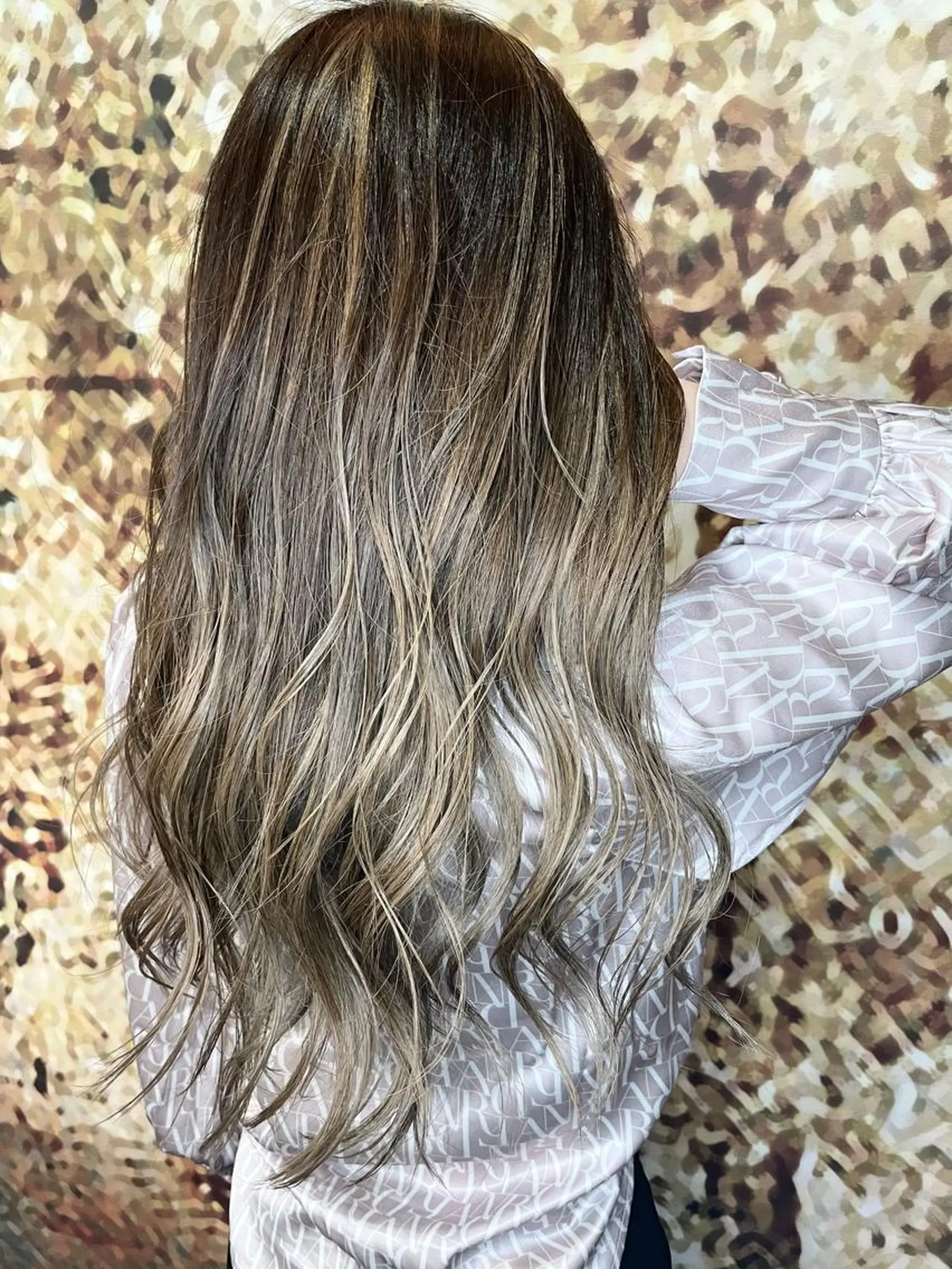 ロング カラー バレイヤージュ レイヤーカット ヘアカラー レイヤーカット匠 イソザキノリユキのヘアスタイル