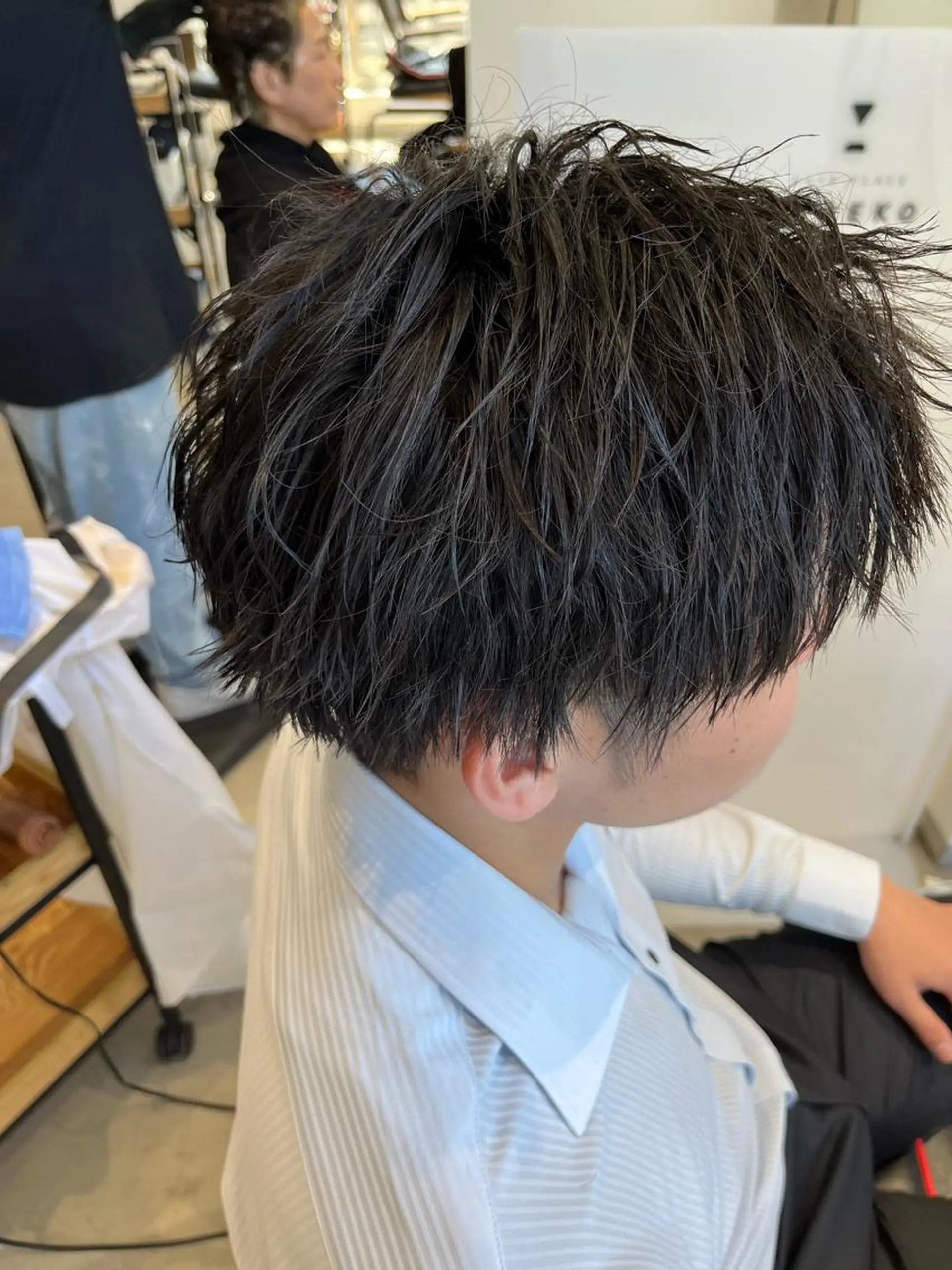 ショート メンズ 外ハネヘア APREKO RIKUのヘアスタイル