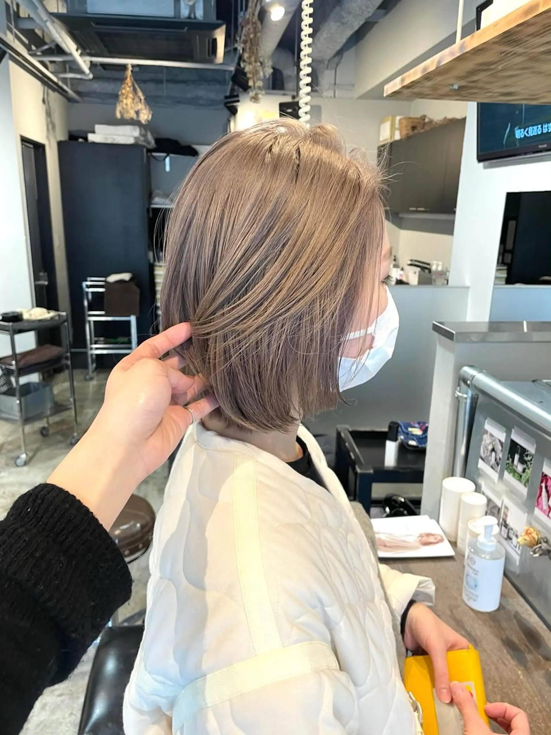 ミディアム カラー ベージュカラー グレージュ ミルクティーベージュ ハイトーン/レイヤー /ウルフ⭐️永田⭐️のヘアスタイル