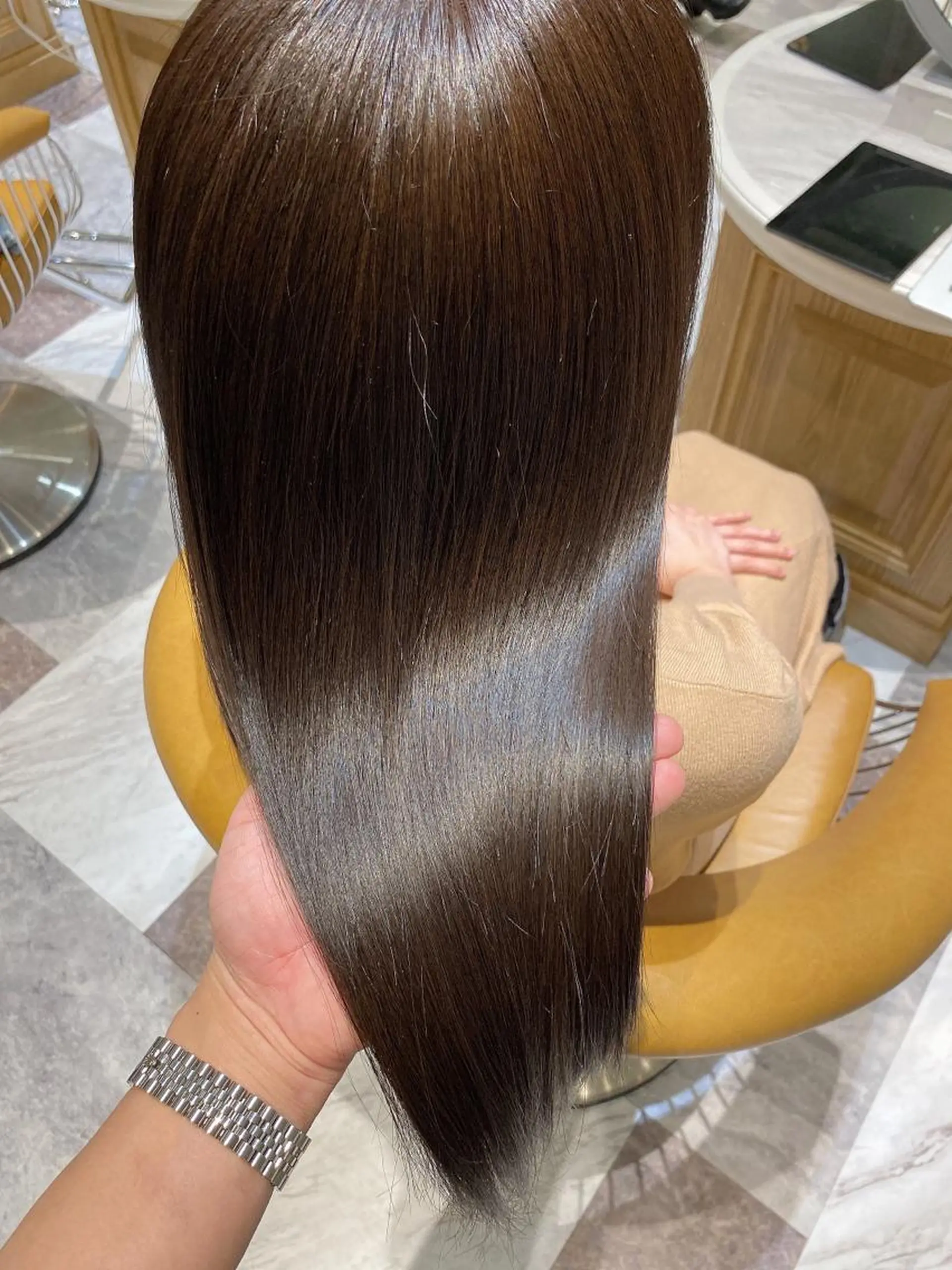 セミロング カラー レイヤーカット/ 顔周り 五島巨幹のヘアスタイル