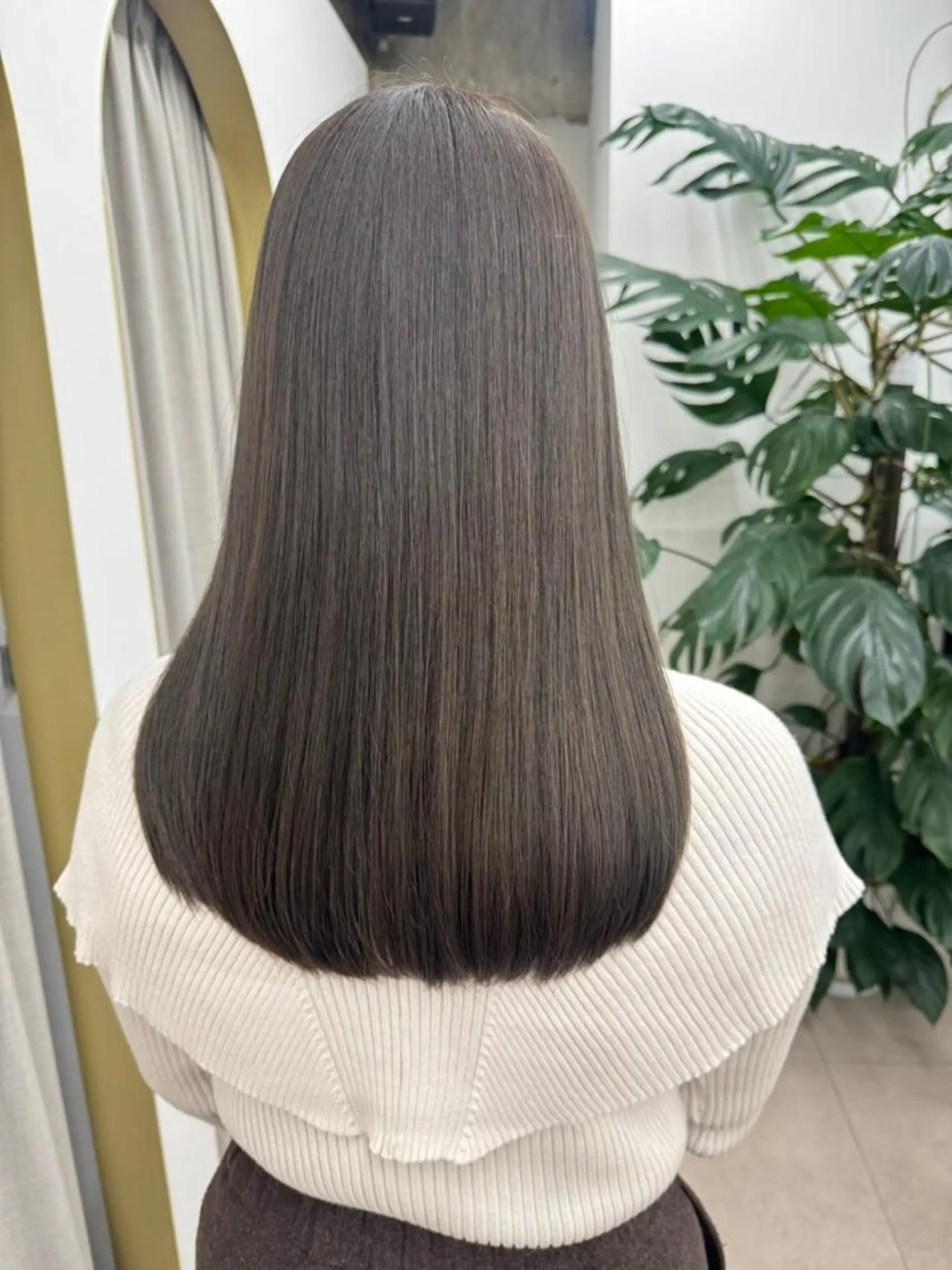 セミロング カラー ベージュカラー ブリーチ ブラウンカラー ケアブリーチ 透明感カラー ヘアカラー トリートメント 癒しの半個室サロン 🌿ROW町田のヘアスタイル