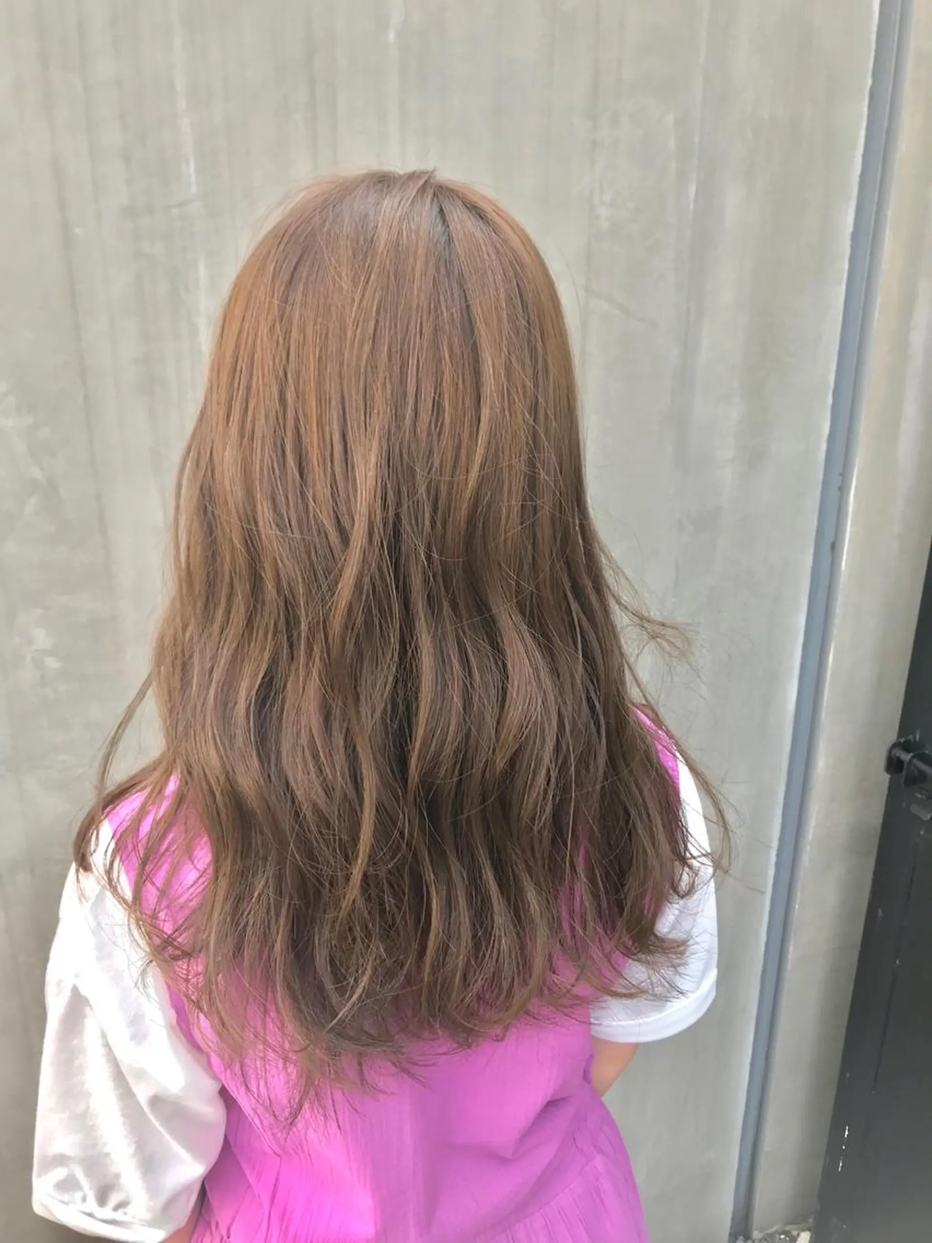 ロング カラー ベージュカラー ブリーチ 透明感カラー ミルクティーベージュ ブリーチなしカラー 赤み消し韓国ヘア レイヤー縮毛🤍渡邉のヘアスタイル