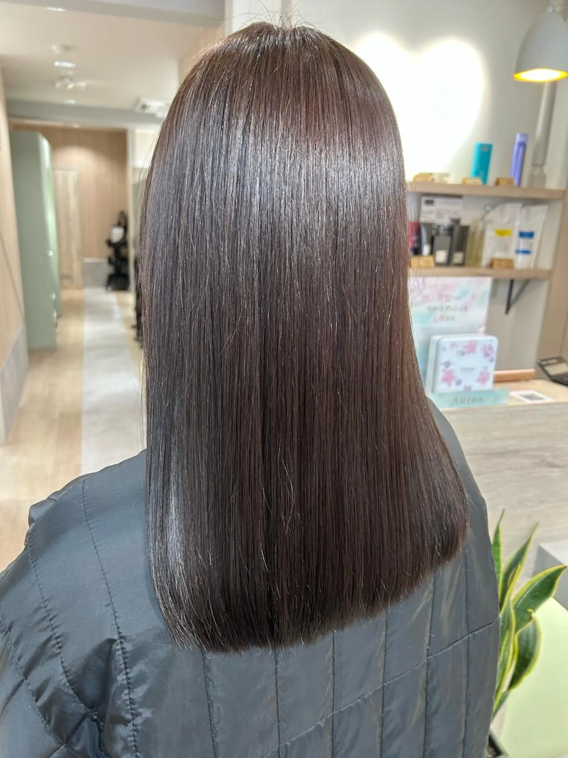 セミロング カラー カット ヘアカラー トリートメント 西 めぐみのヘアスタイル