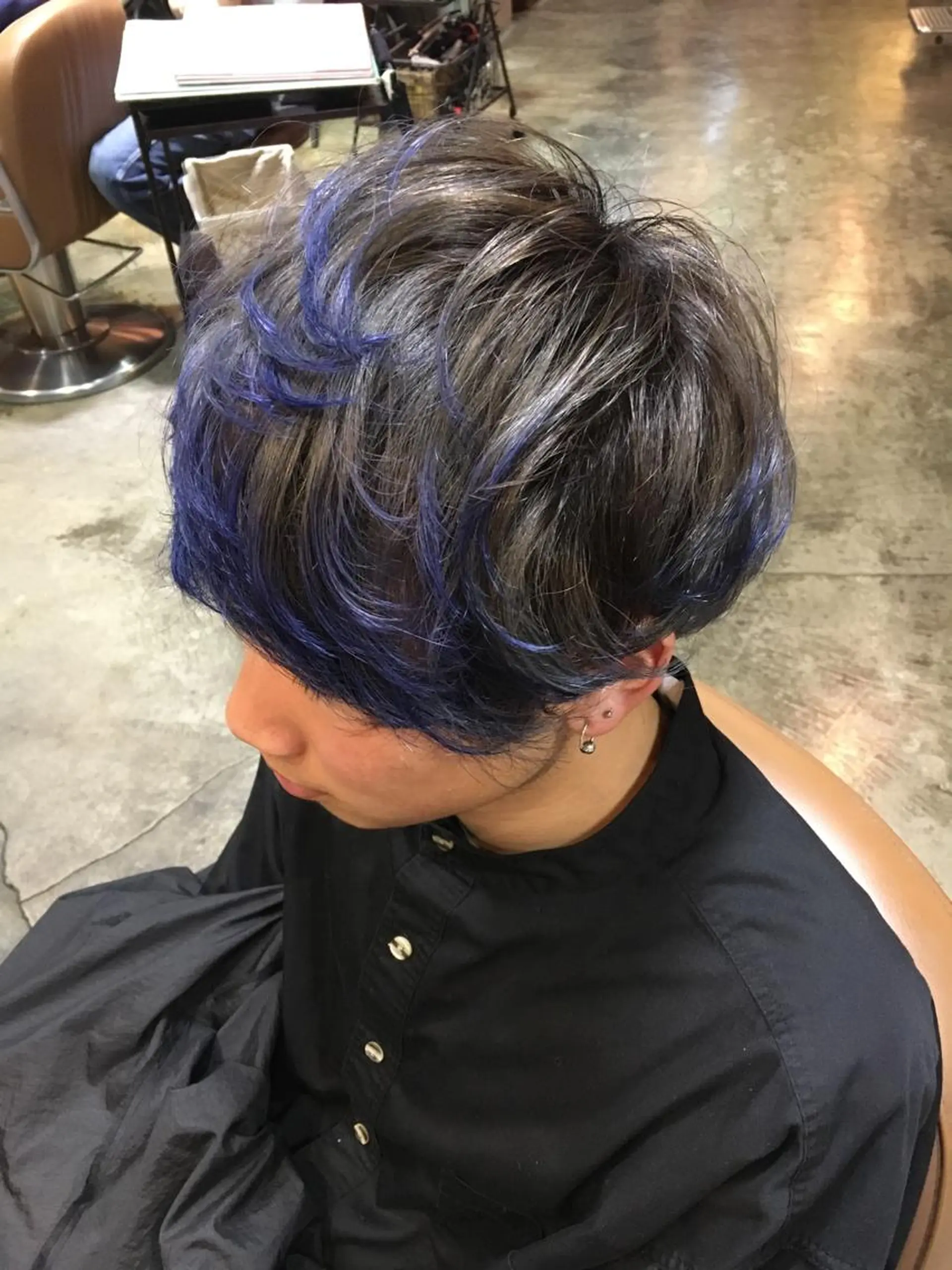 ショート カラー ブルーカラー ダークグレー ダブルカラー ハイライトカラー ハイライト 北條 優輝のヘアスタイル