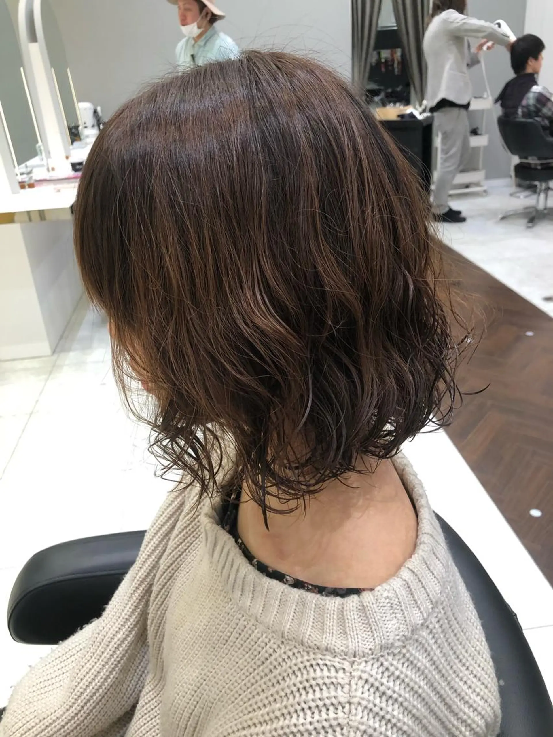 ミディアム 岸 保奈美のヘアスタイル