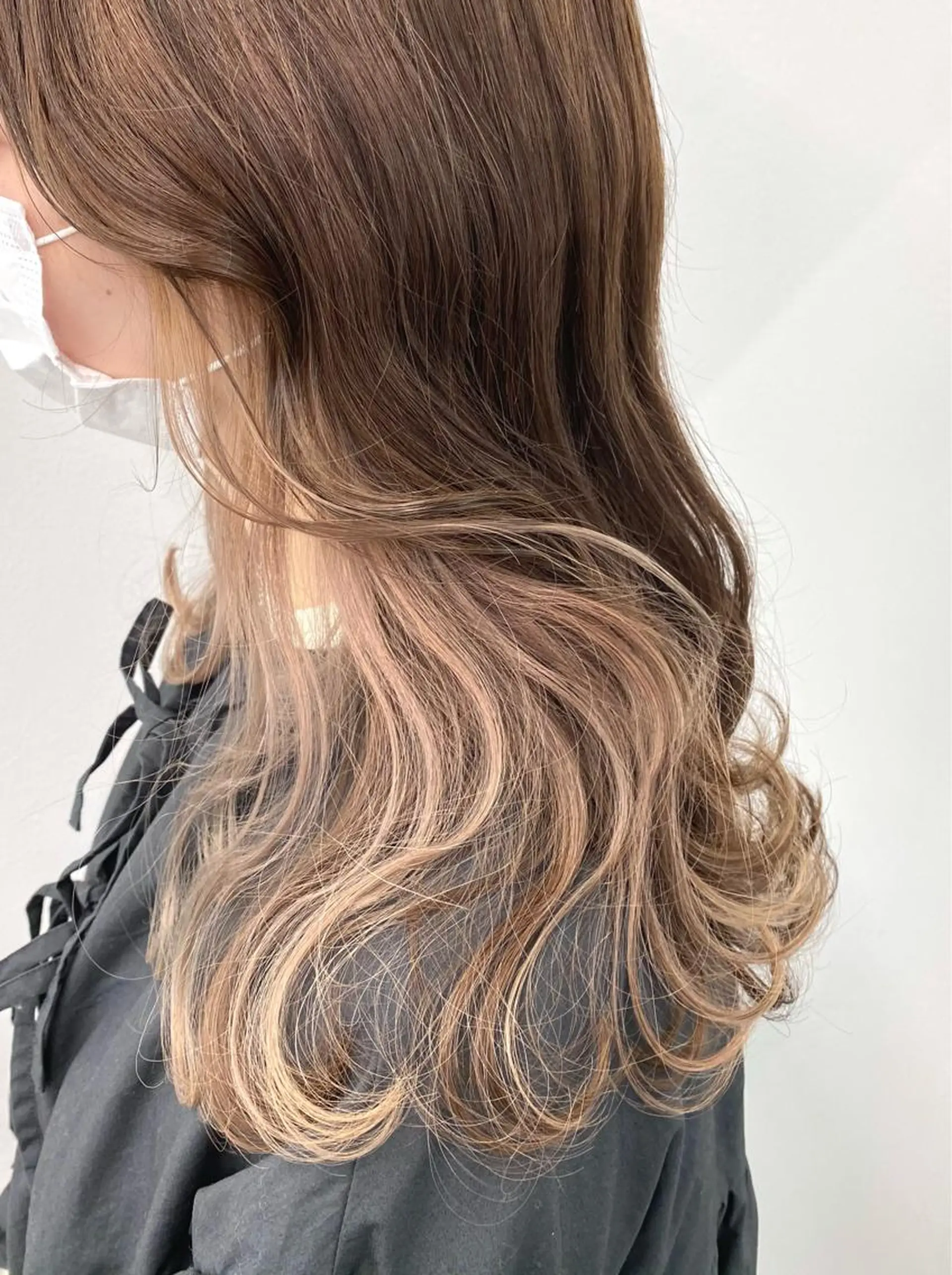 セミロング カラー ベージュカラー イヤリングカラー インナーカラー ラベンダーカラー オレンジ momo所属・メンズヘアメイク 🩵Mayuki🩵のヘアスタイル