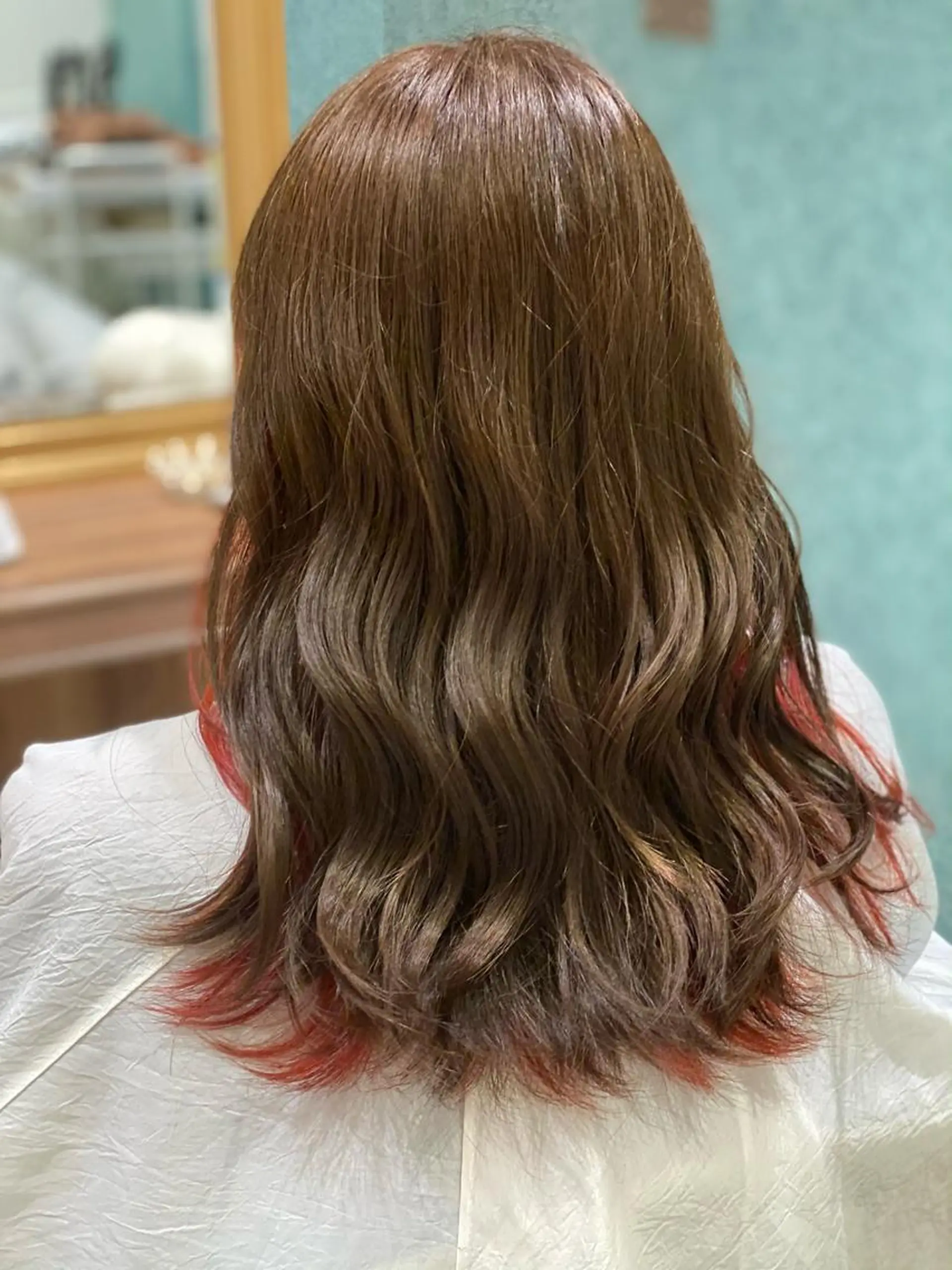 セミロング カラー インナーカラー レッドカラー 💎大人ハイライト 💎上杉一也💎のヘアスタイル