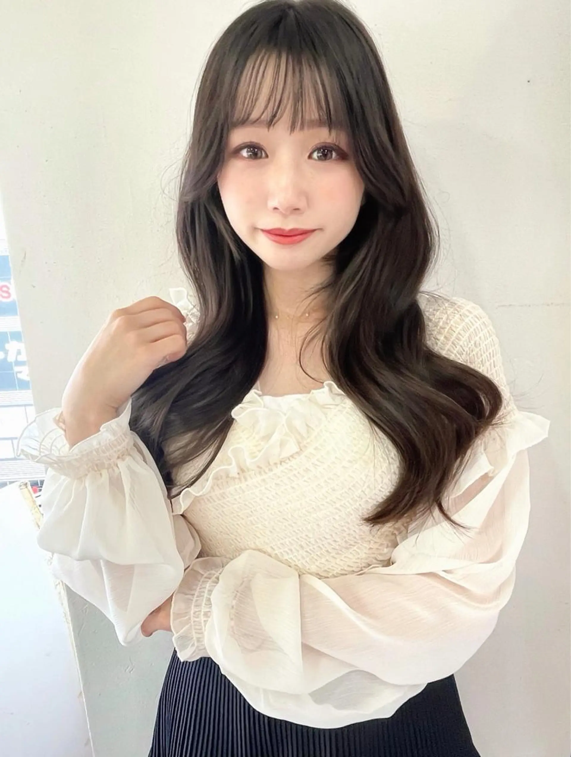 ロング カラー レイヤーカット、 大人可愛い　中村美羅のヘアスタイル