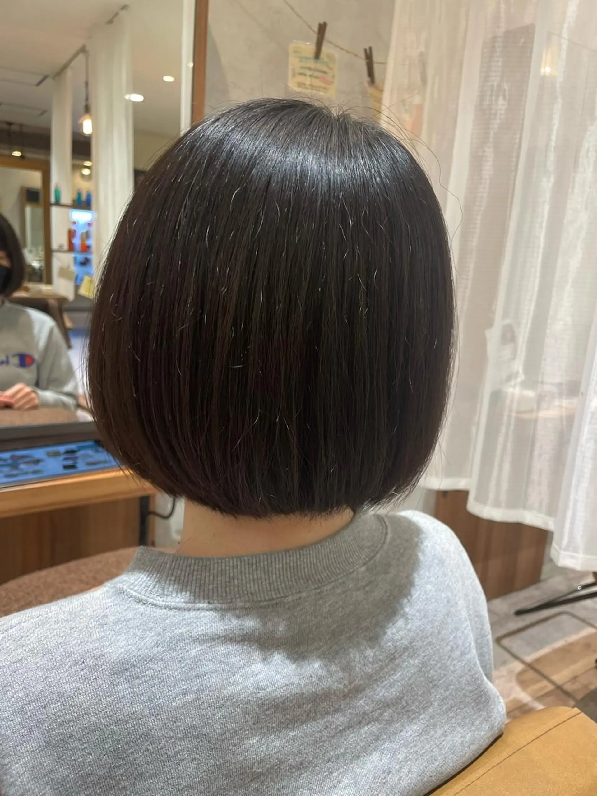 セミロング ボブ 小川 夏生のヘアスタイル